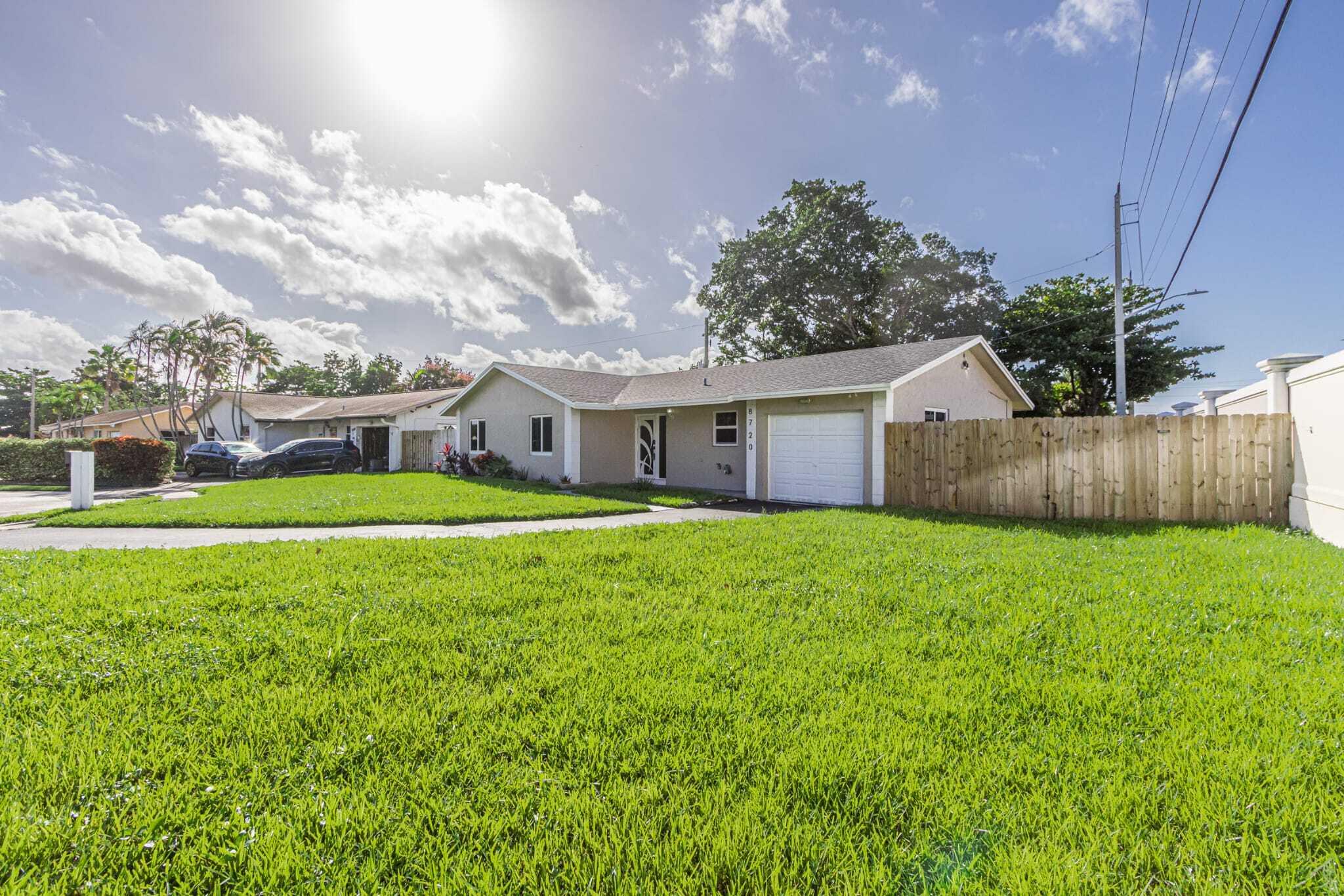 8720 NW 46TH, Lauderhill FL 33351