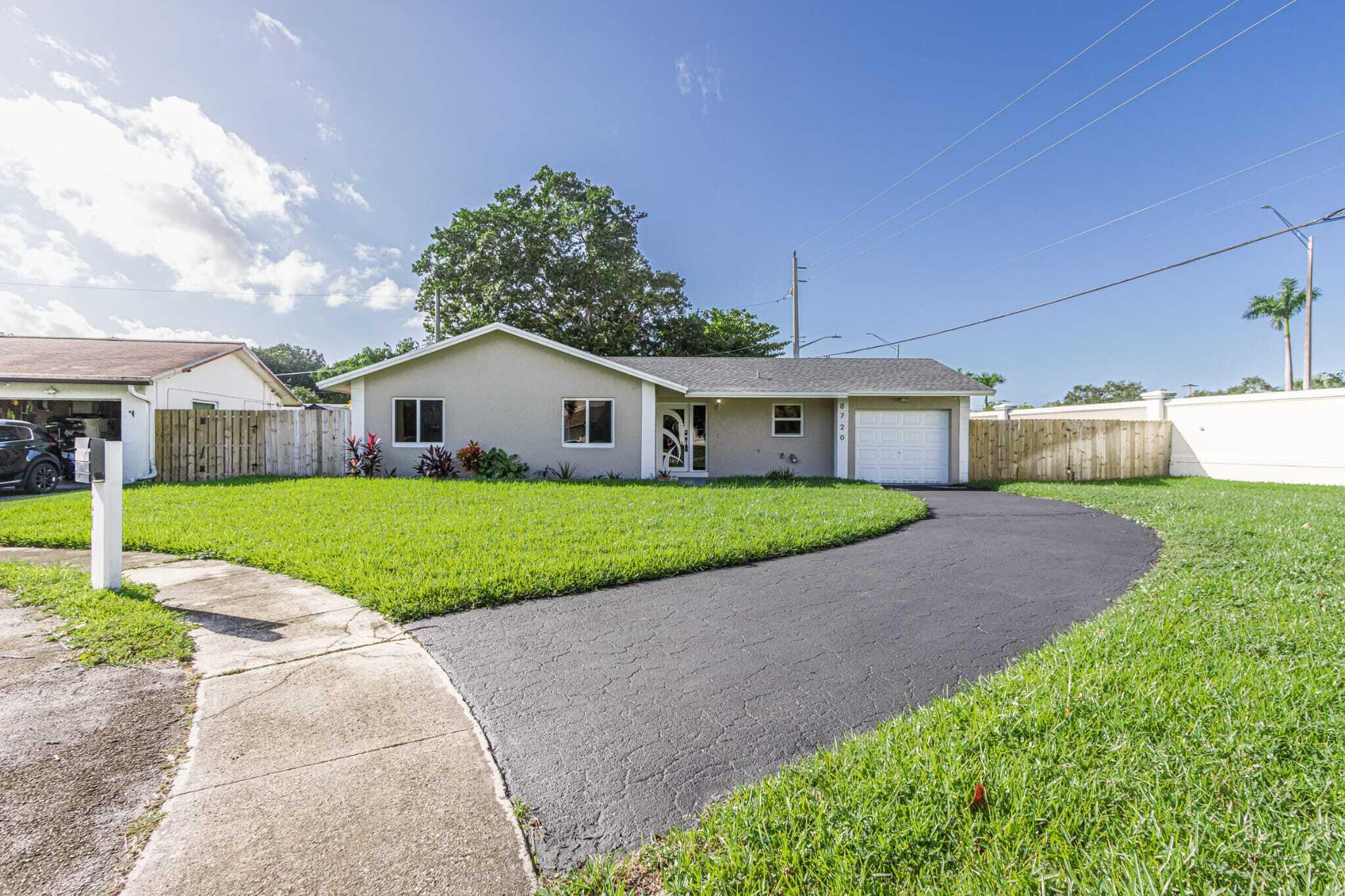 8720 NW 46TH, Lauderhill FL 33351