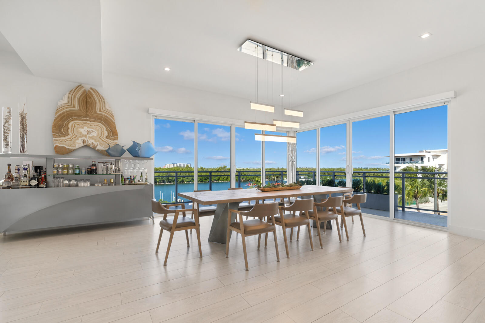 350 Desoto, Hollywood FL 33019