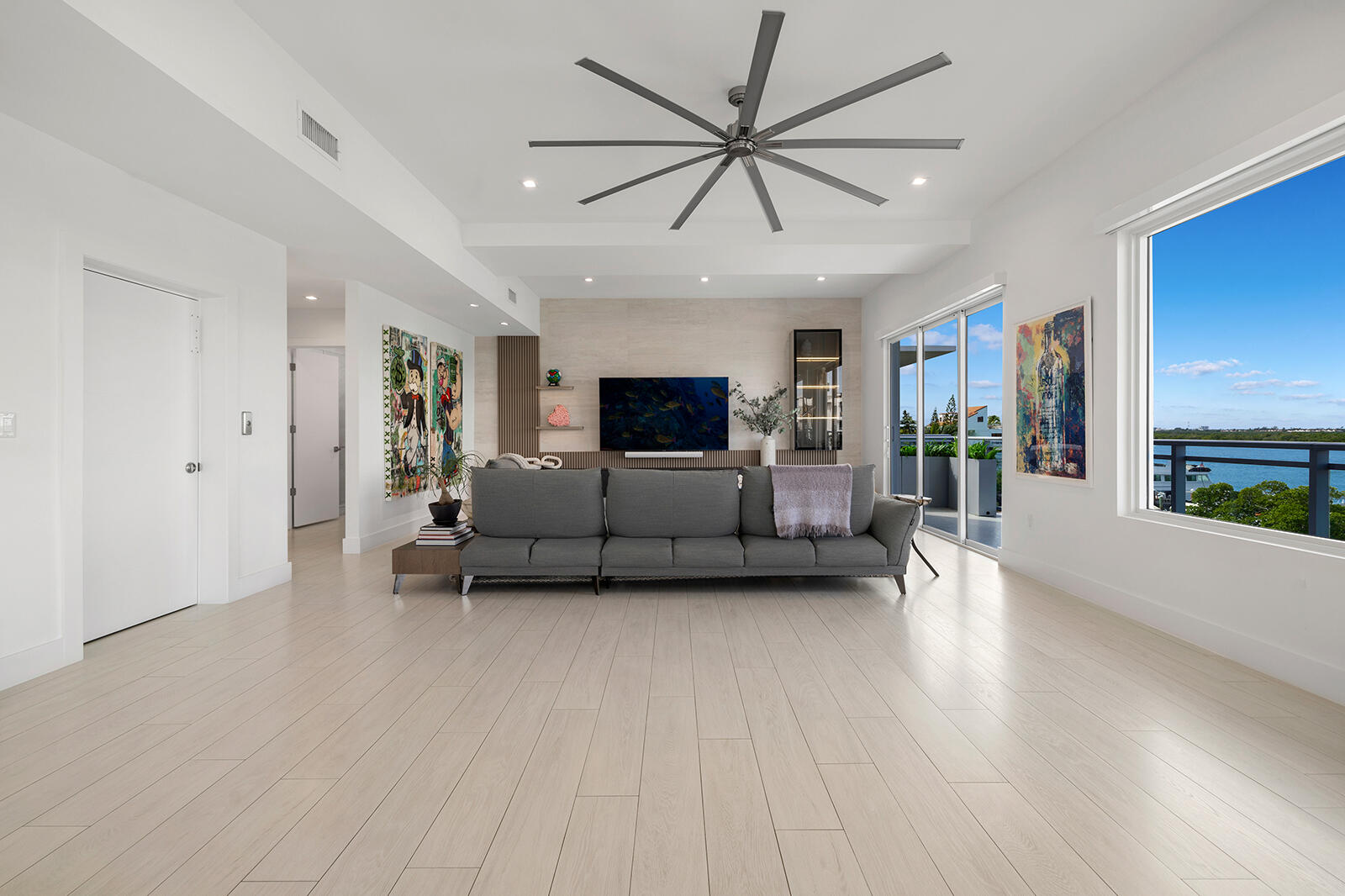 350 Desoto, Hollywood FL 33019