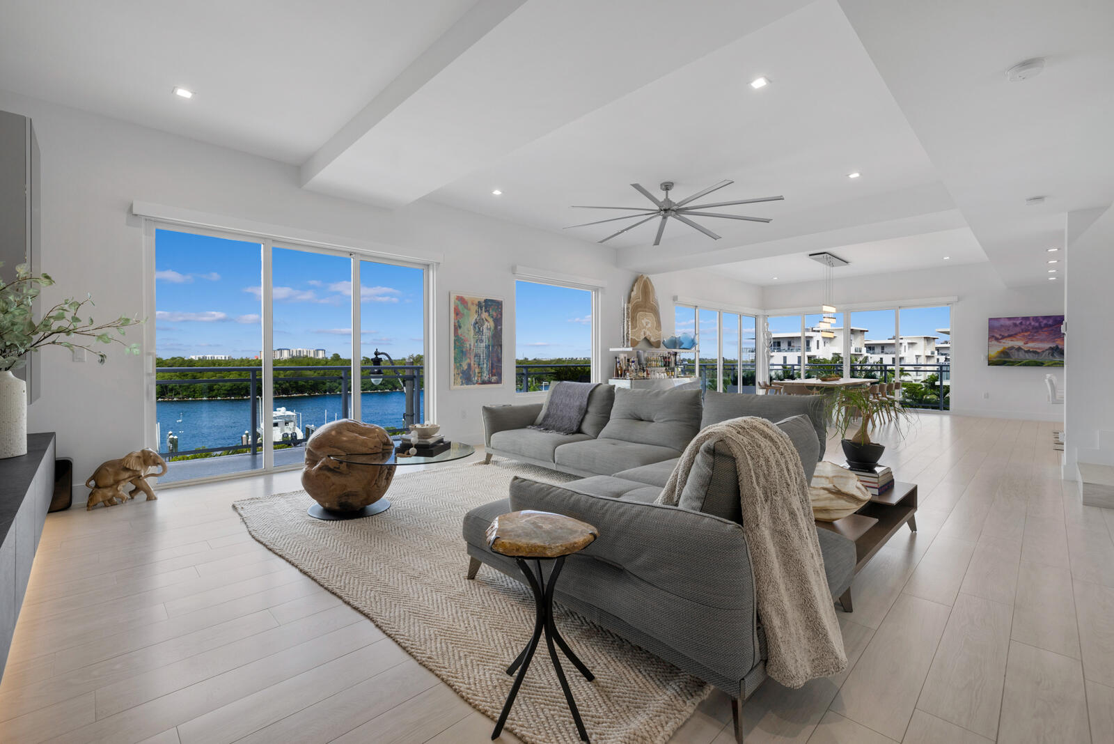 350 Desoto, Hollywood FL 33019
