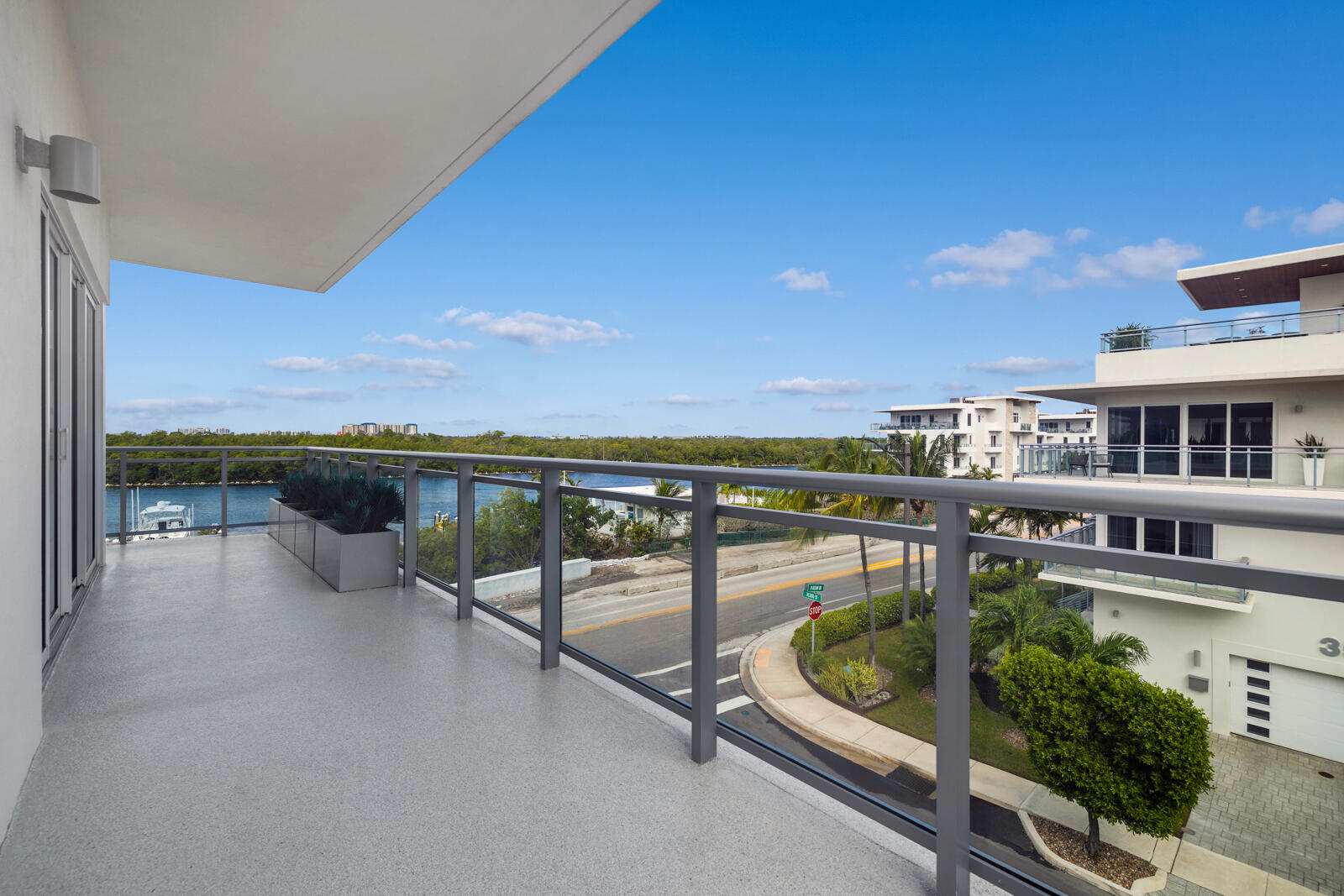 350 Desoto, Hollywood FL 33019