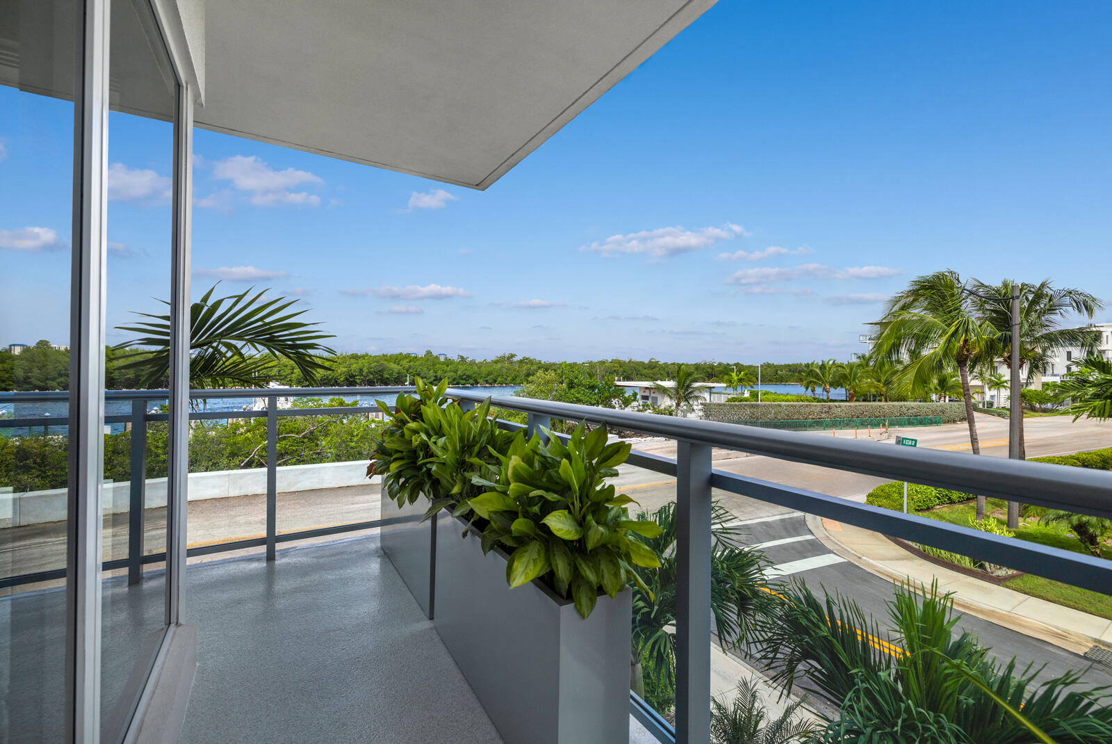 350 Desoto, Hollywood FL 33019