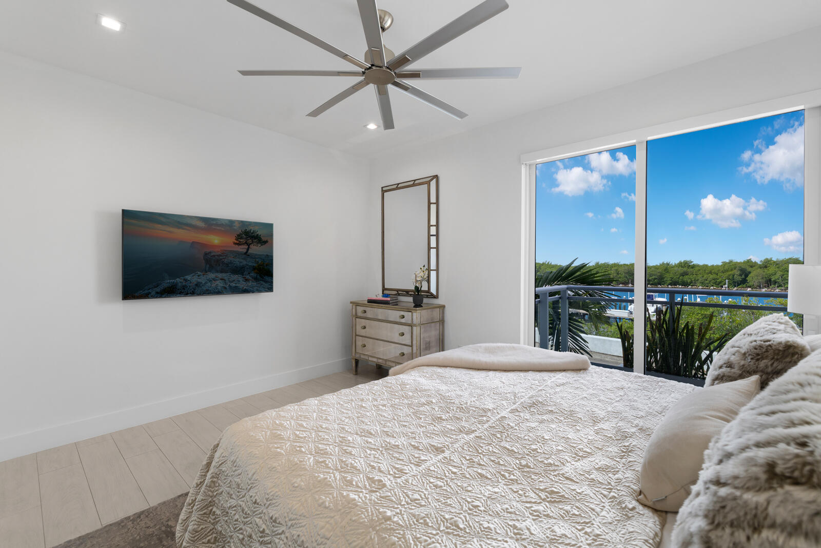 350 Desoto, Hollywood FL 33019