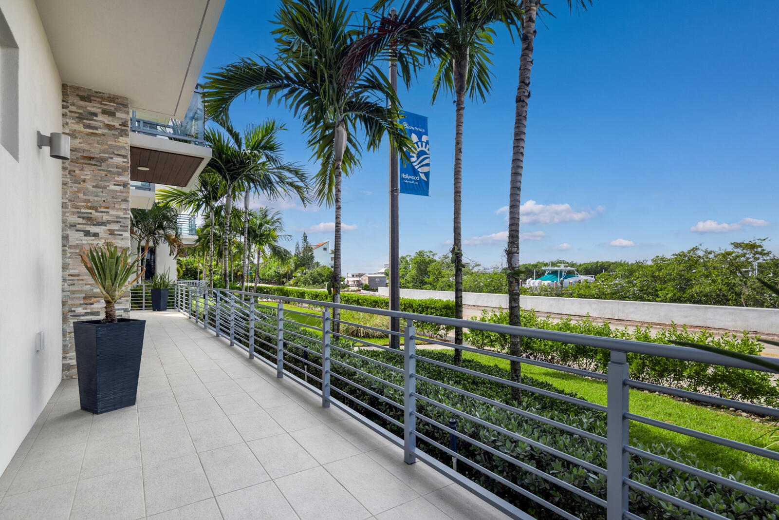350 Desoto, Hollywood FL 33019