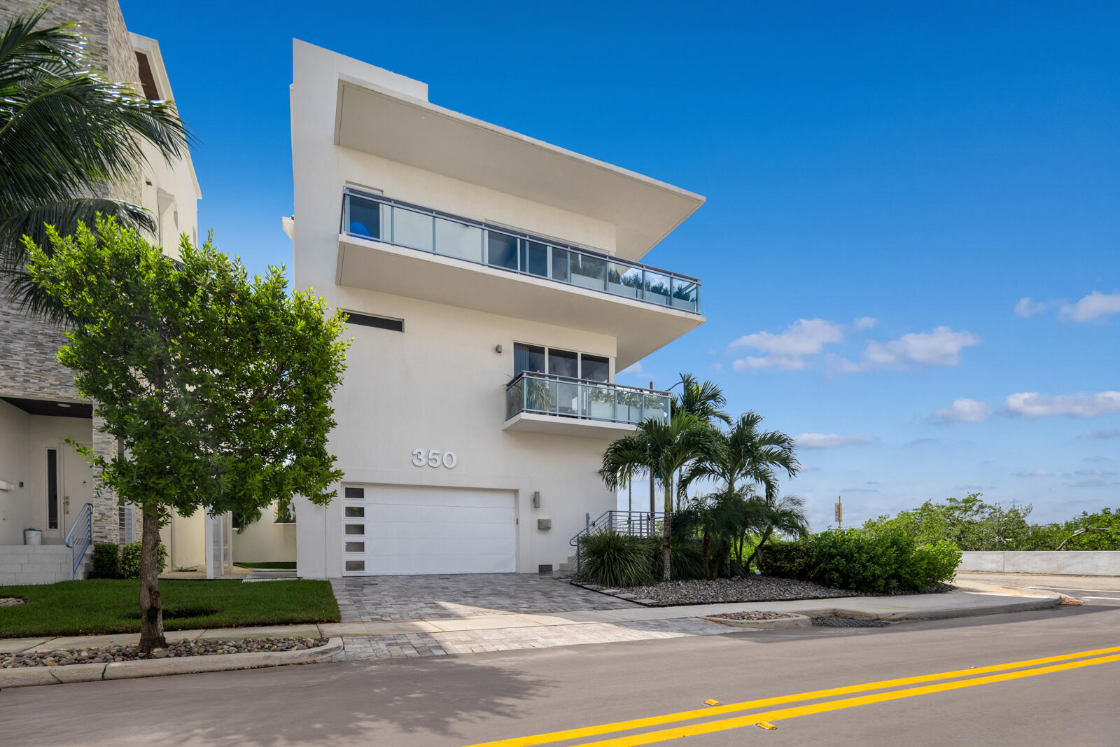 350 Desoto, Hollywood FL 33019