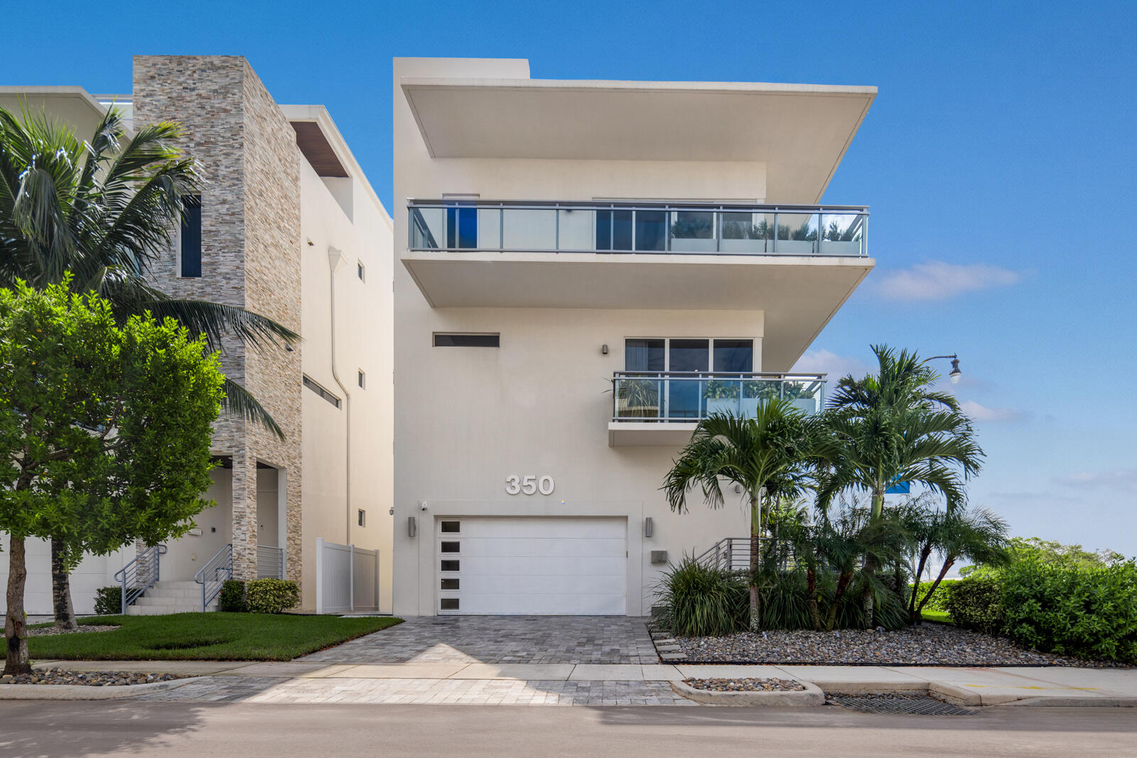 350 Desoto, Hollywood FL 33019
