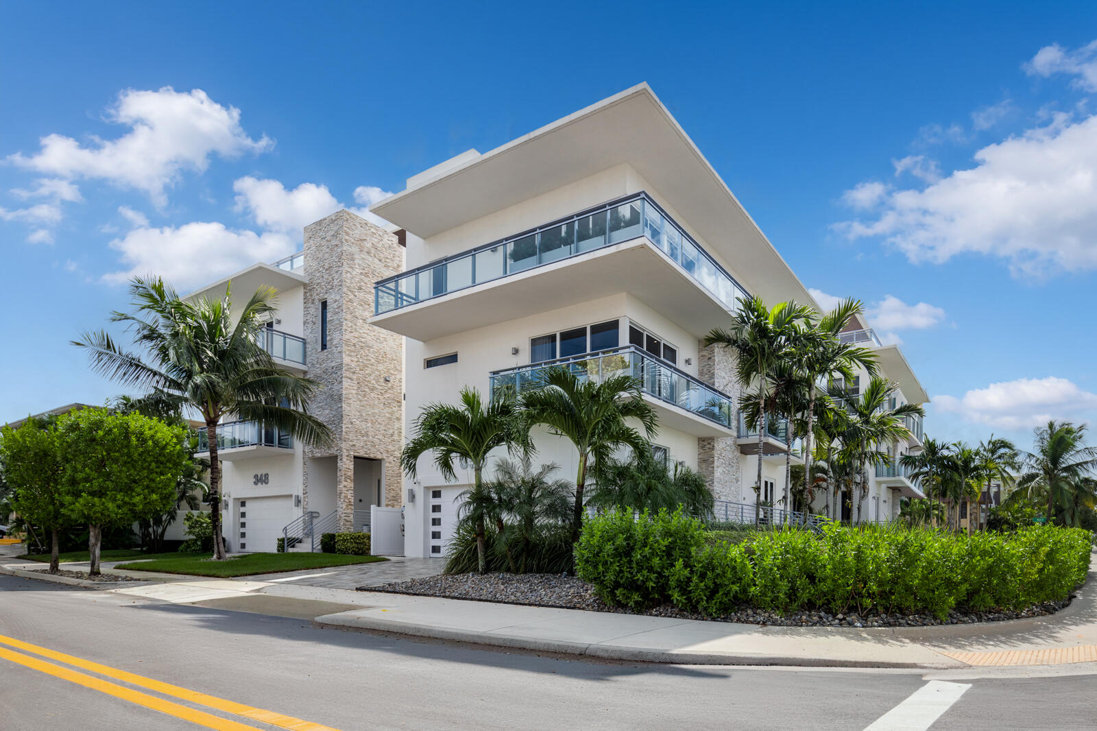 350 Desoto, Hollywood FL 33019