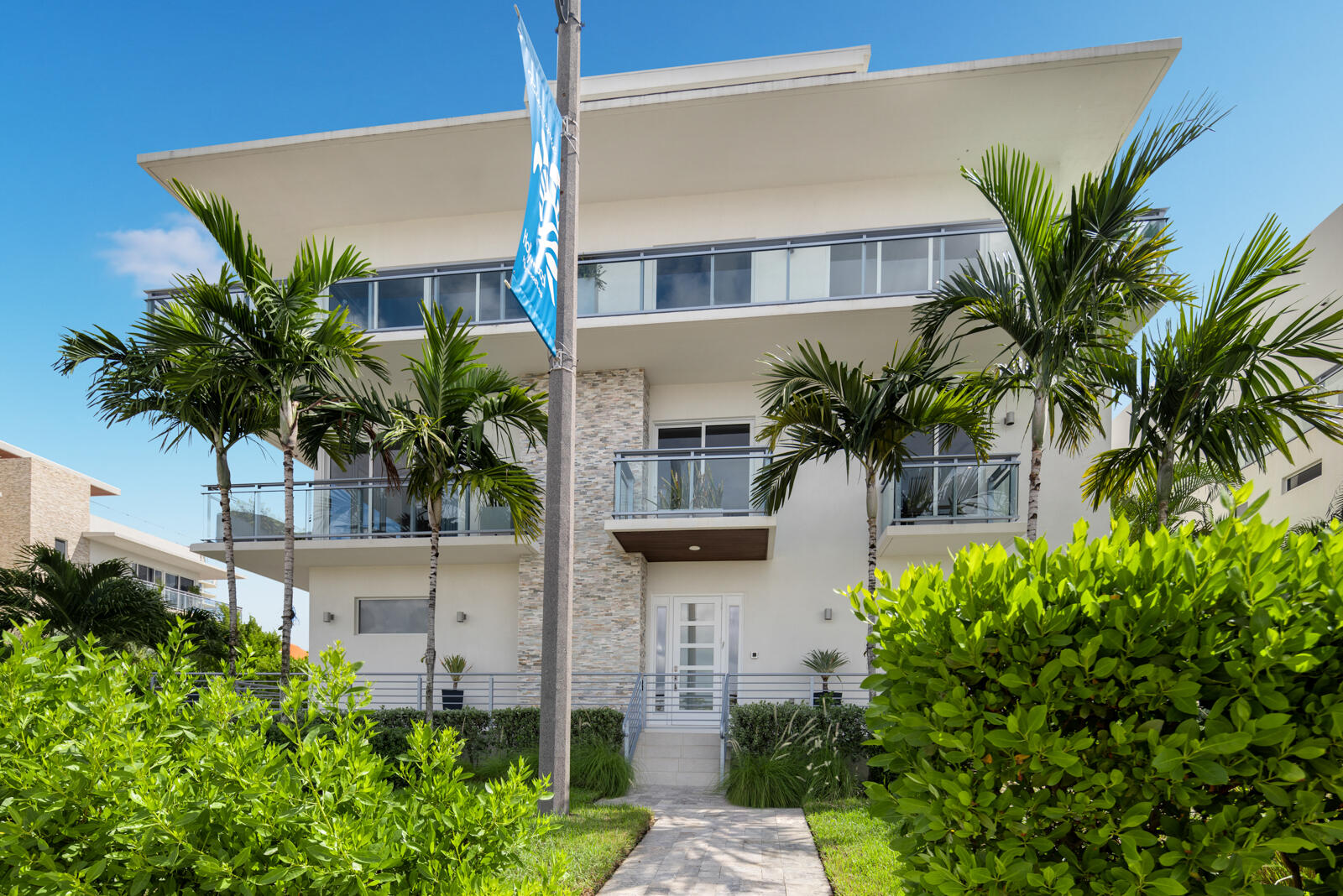 350 Desoto, Hollywood FL 33019
