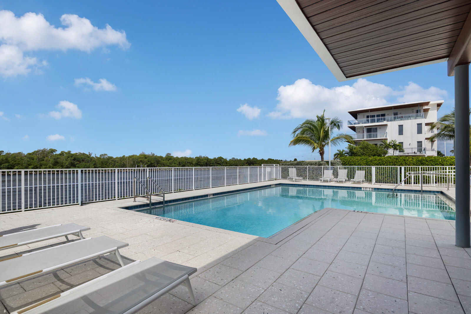 350 Desoto, Hollywood FL 33019