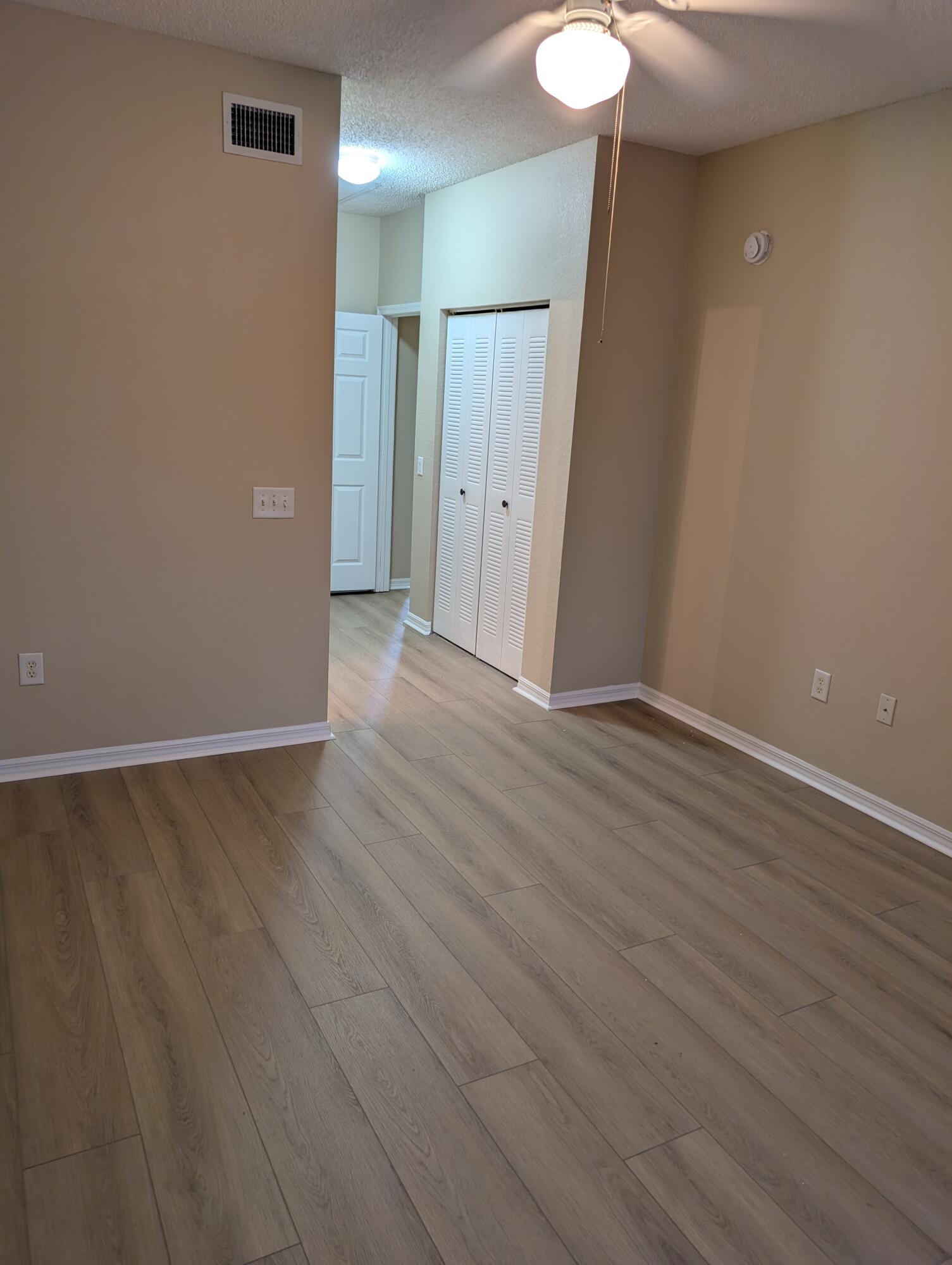 280 CRESTWOOD #205, Royal Palm Beach FL 33411