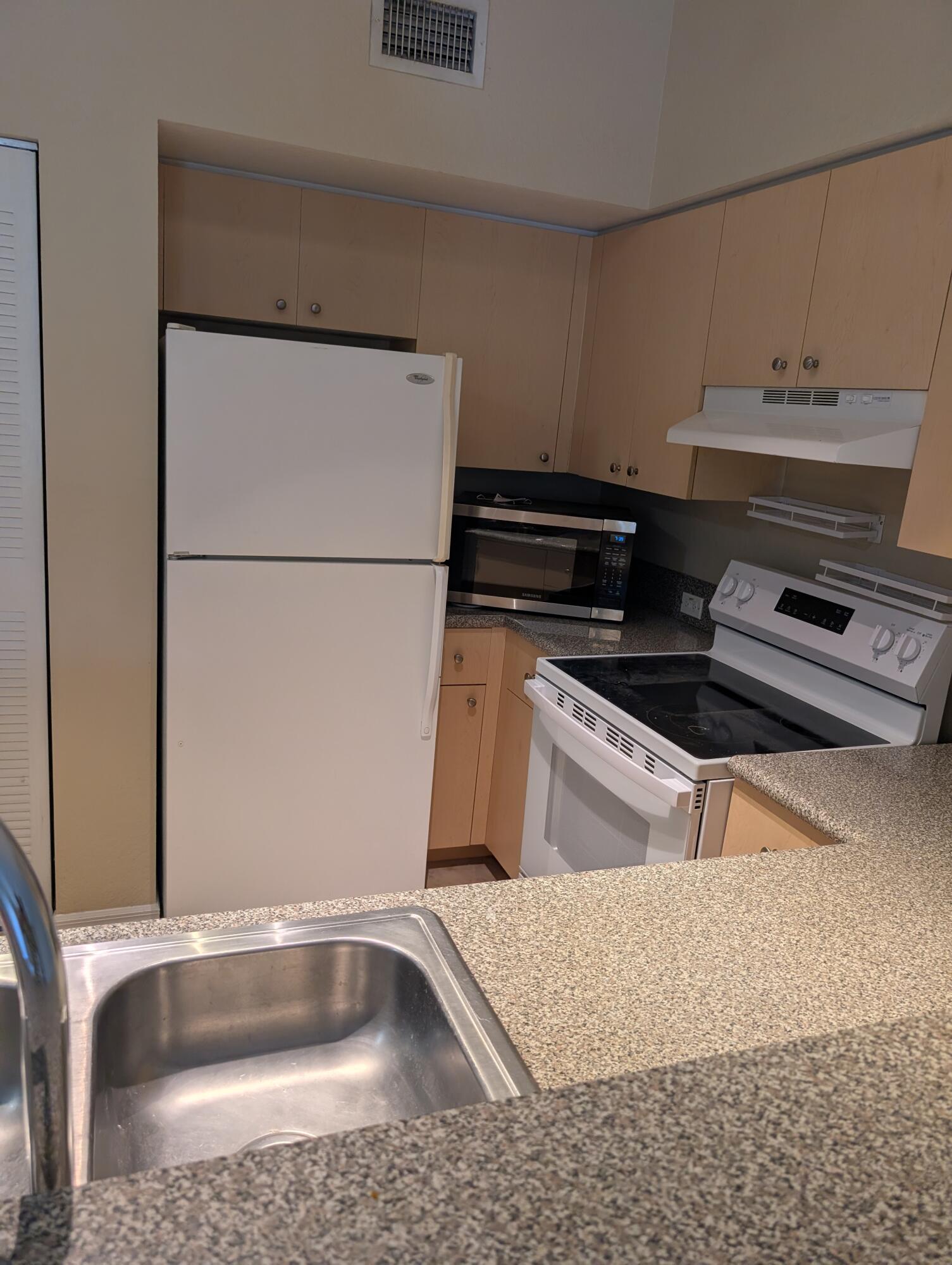 280 CRESTWOOD #205, Royal Palm Beach FL 33411