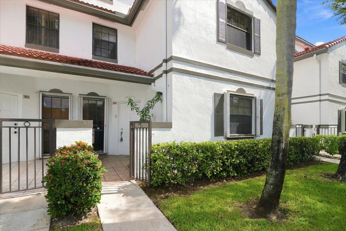 301 SW 158TH #104, Pembroke Pines FL 33027