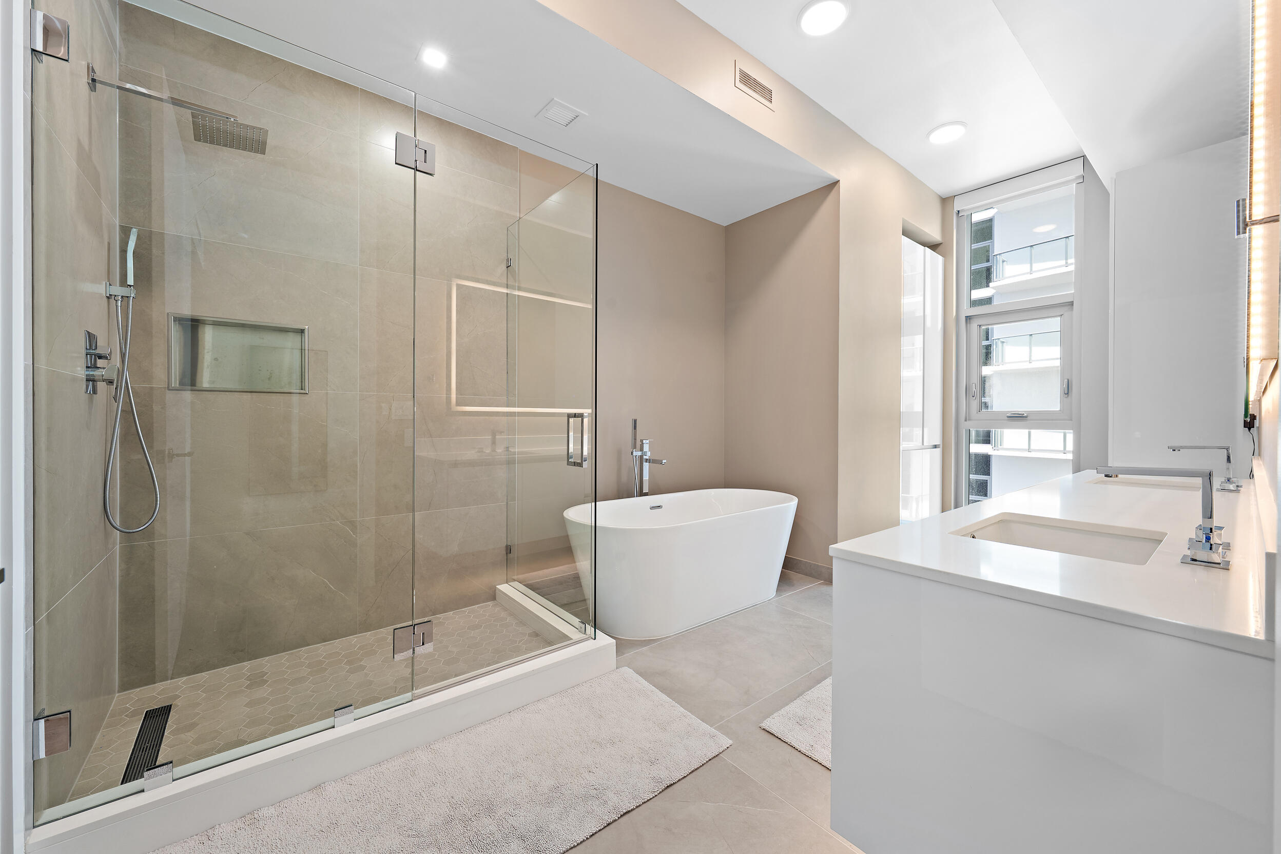 220 Lake Shore #1402, Lake Park FL 33403