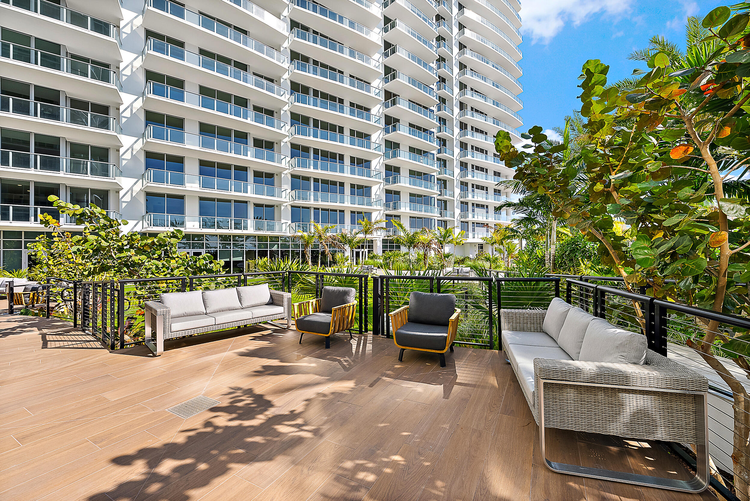 220 Lake Shore #1402, Lake Park FL 33403