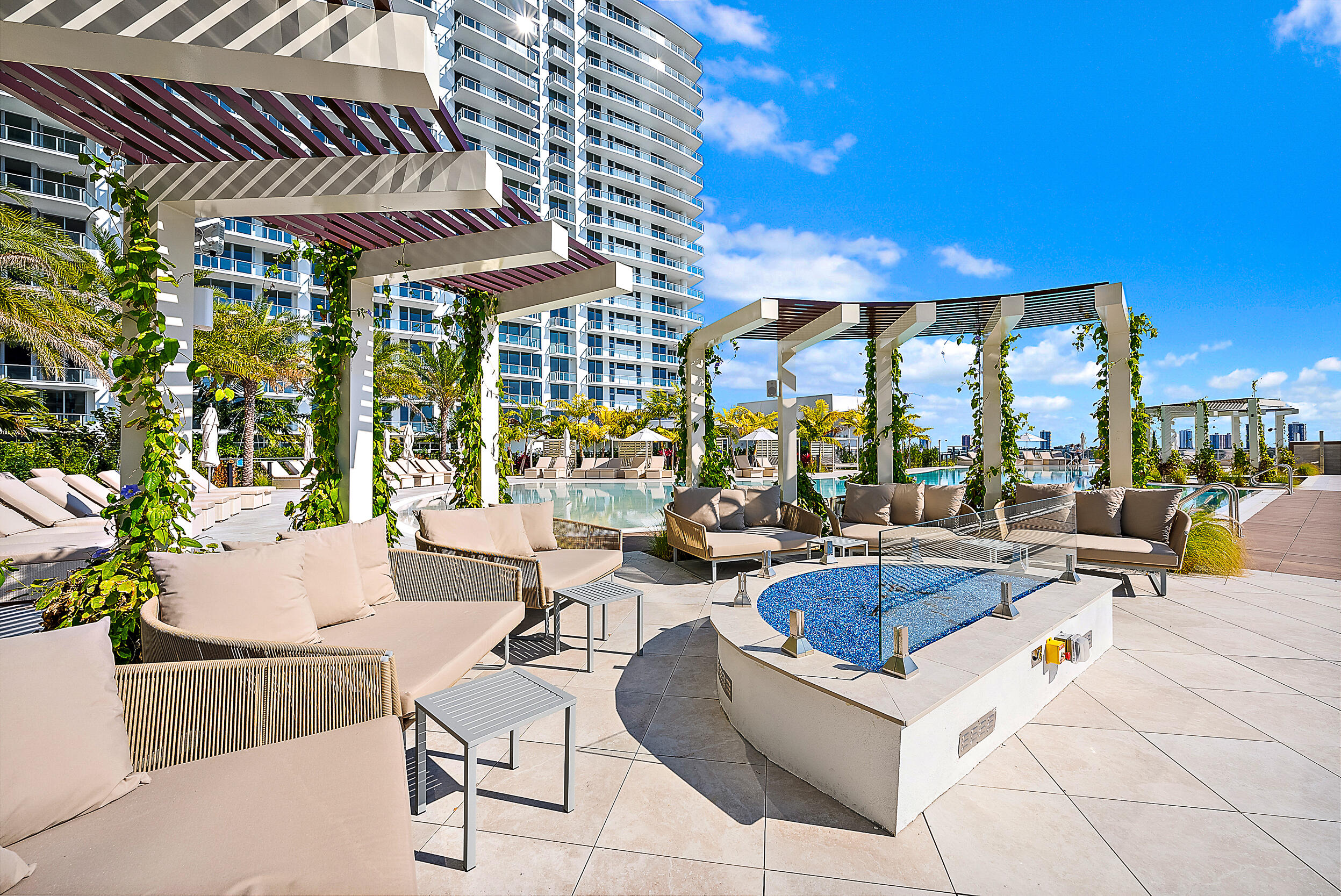 220 Lake Shore #1402, Lake Park FL 33403