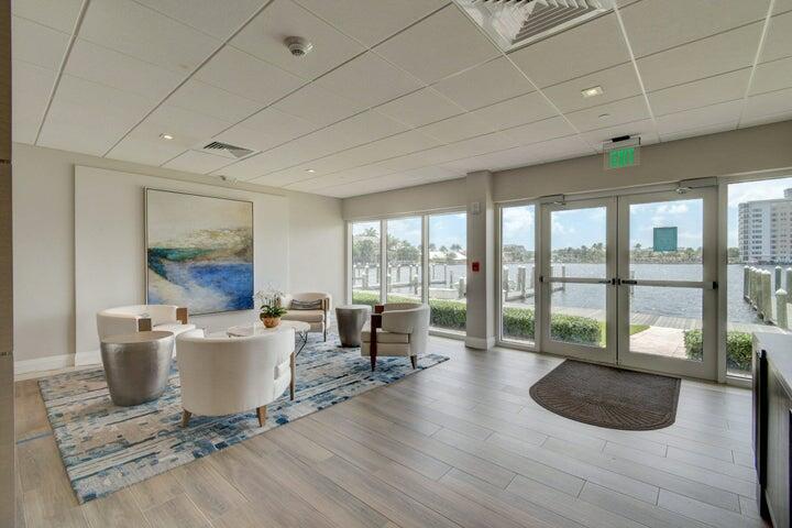 220 MacFarlane #PH4-S, Delray Beach FL 33483