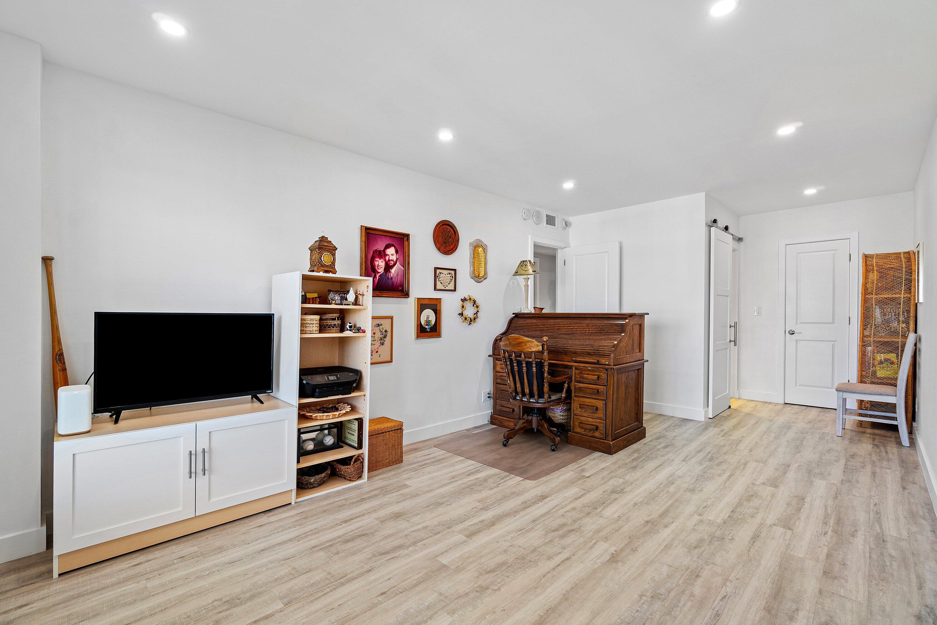 220 MacFarlane #PH4-S, Delray Beach FL 33483