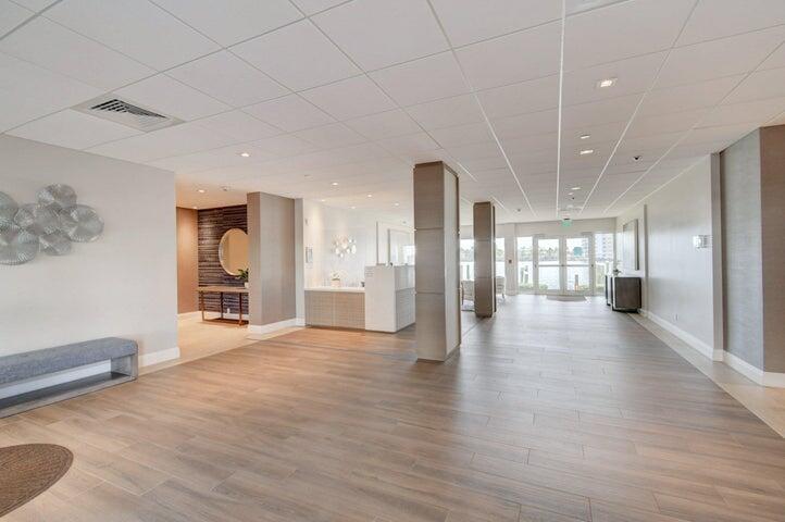 220 MacFarlane #PH4-S, Delray Beach FL 33483