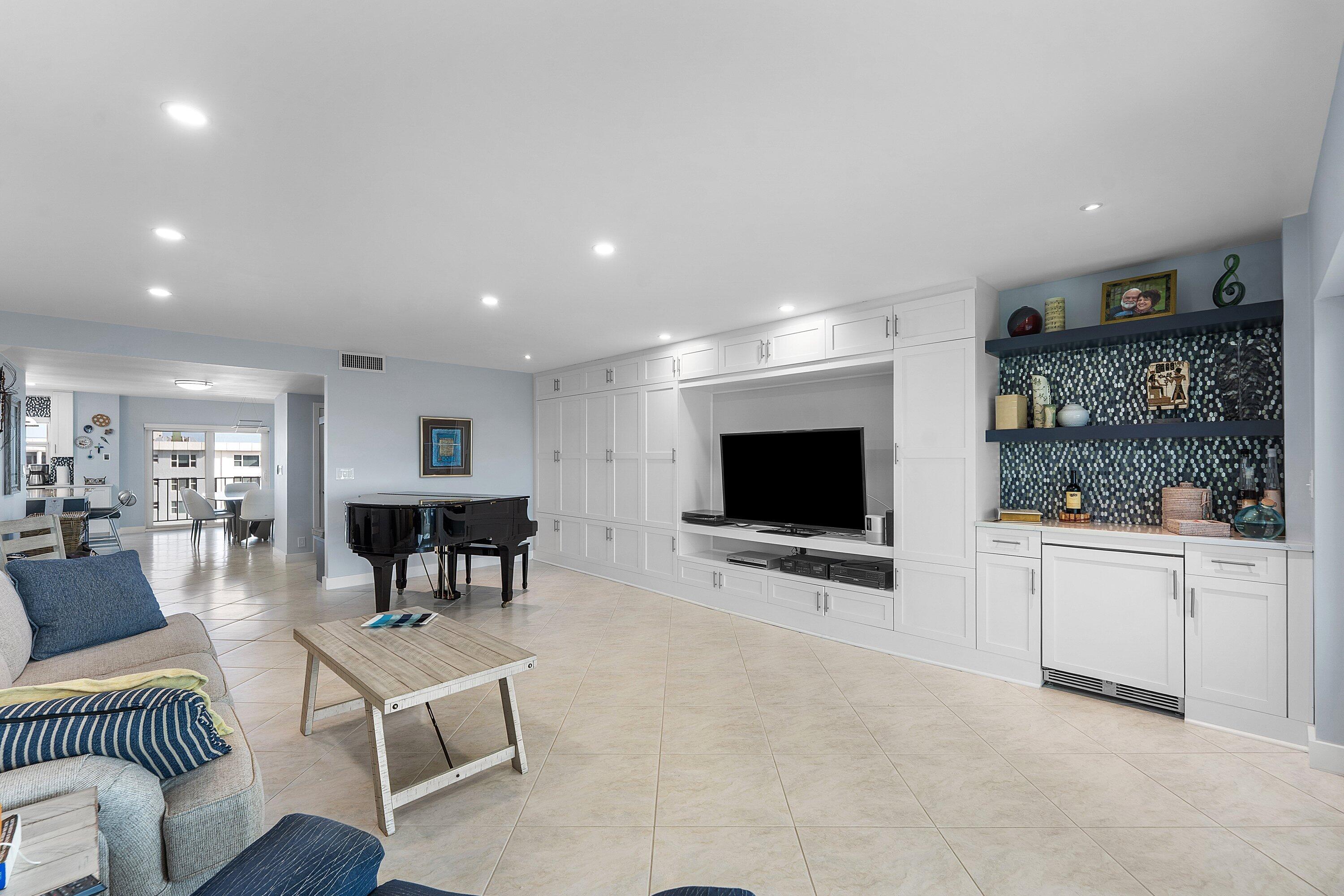 220 MacFarlane #PH4-S, Delray Beach FL 33483