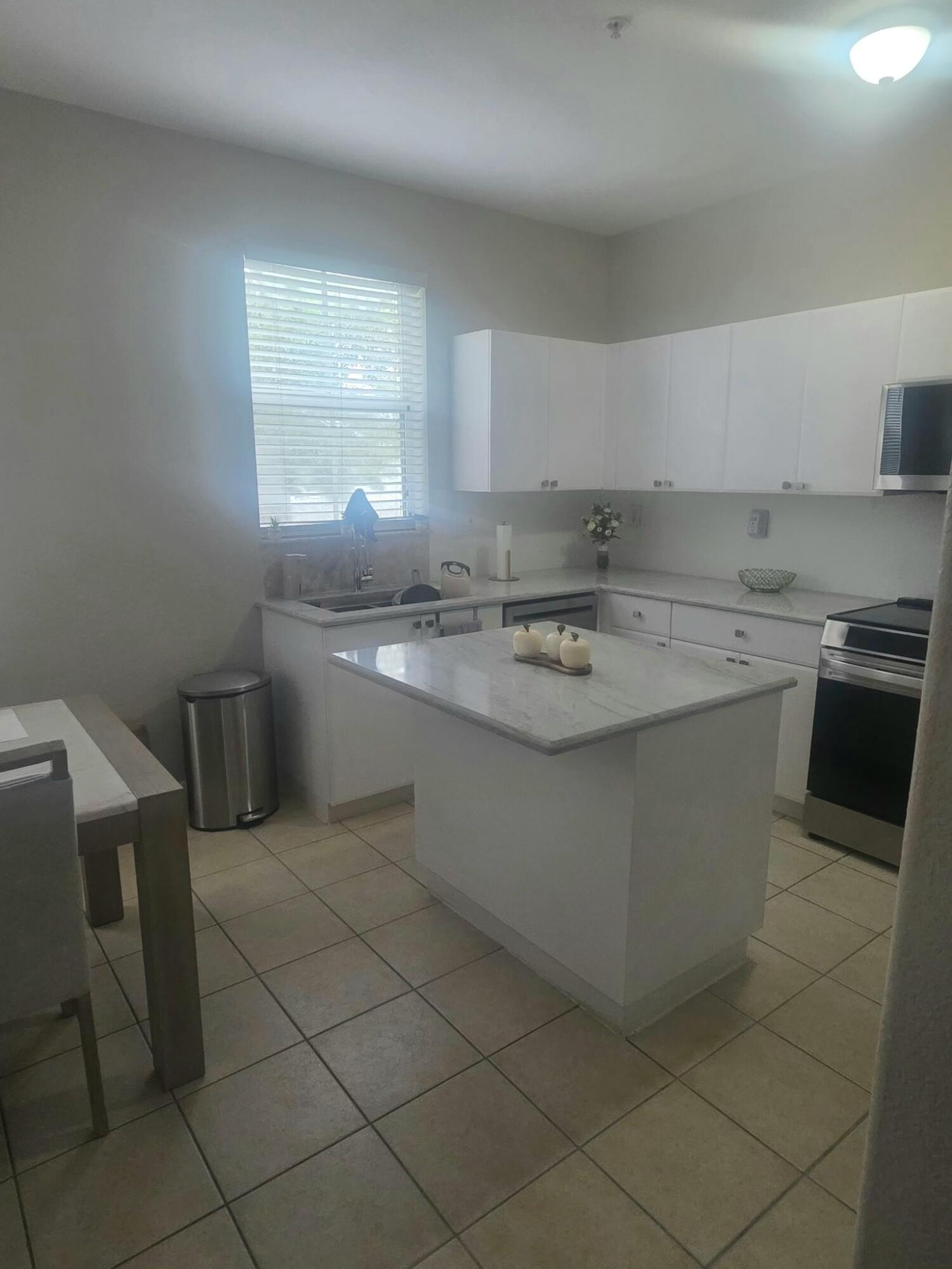 3903 SHOMA #NA, Royal Palm Beach FL 33414
