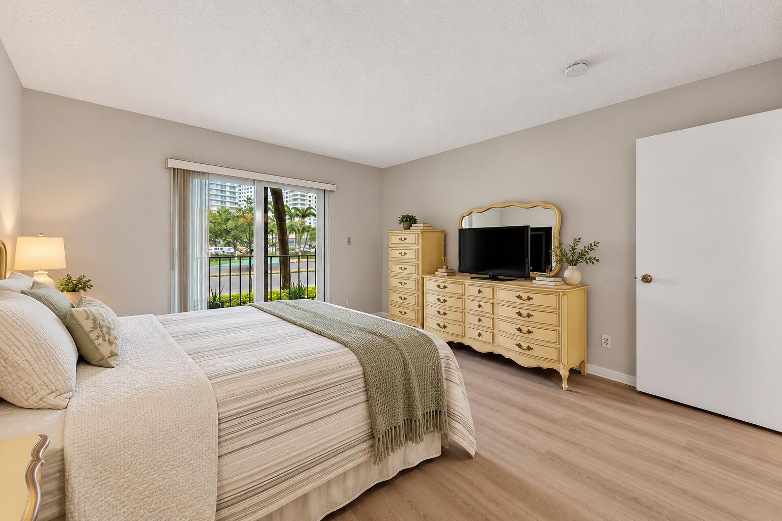 3909 N Ocean #113, Fort Lauderdale FL 33308