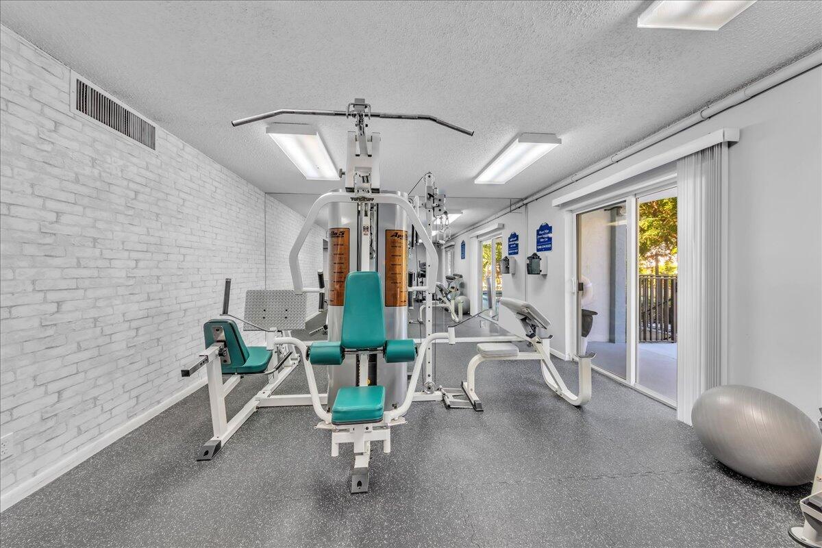 3909 N Ocean #113, Fort Lauderdale FL 33308
