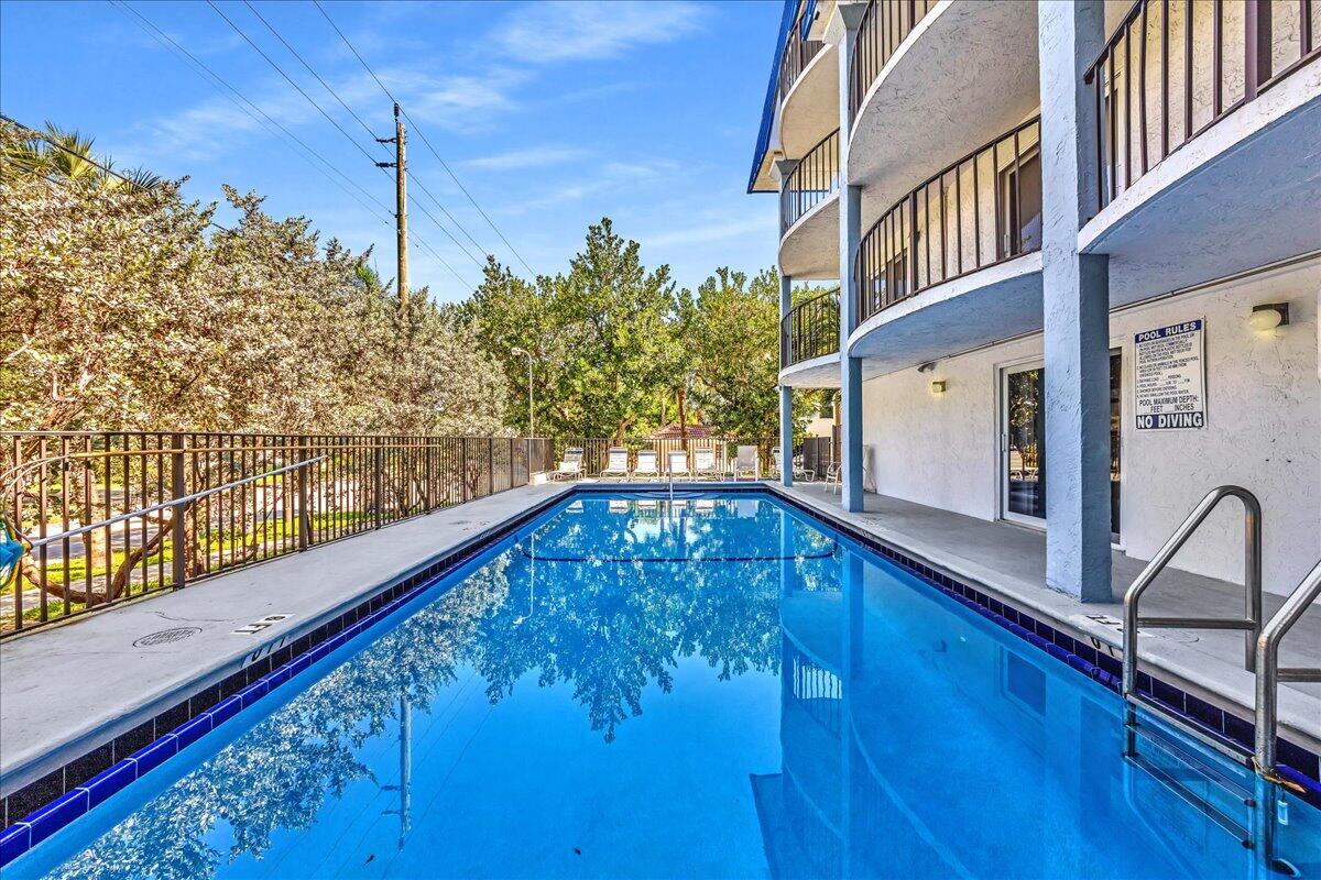 3909 N Ocean #113, Fort Lauderdale FL 33308