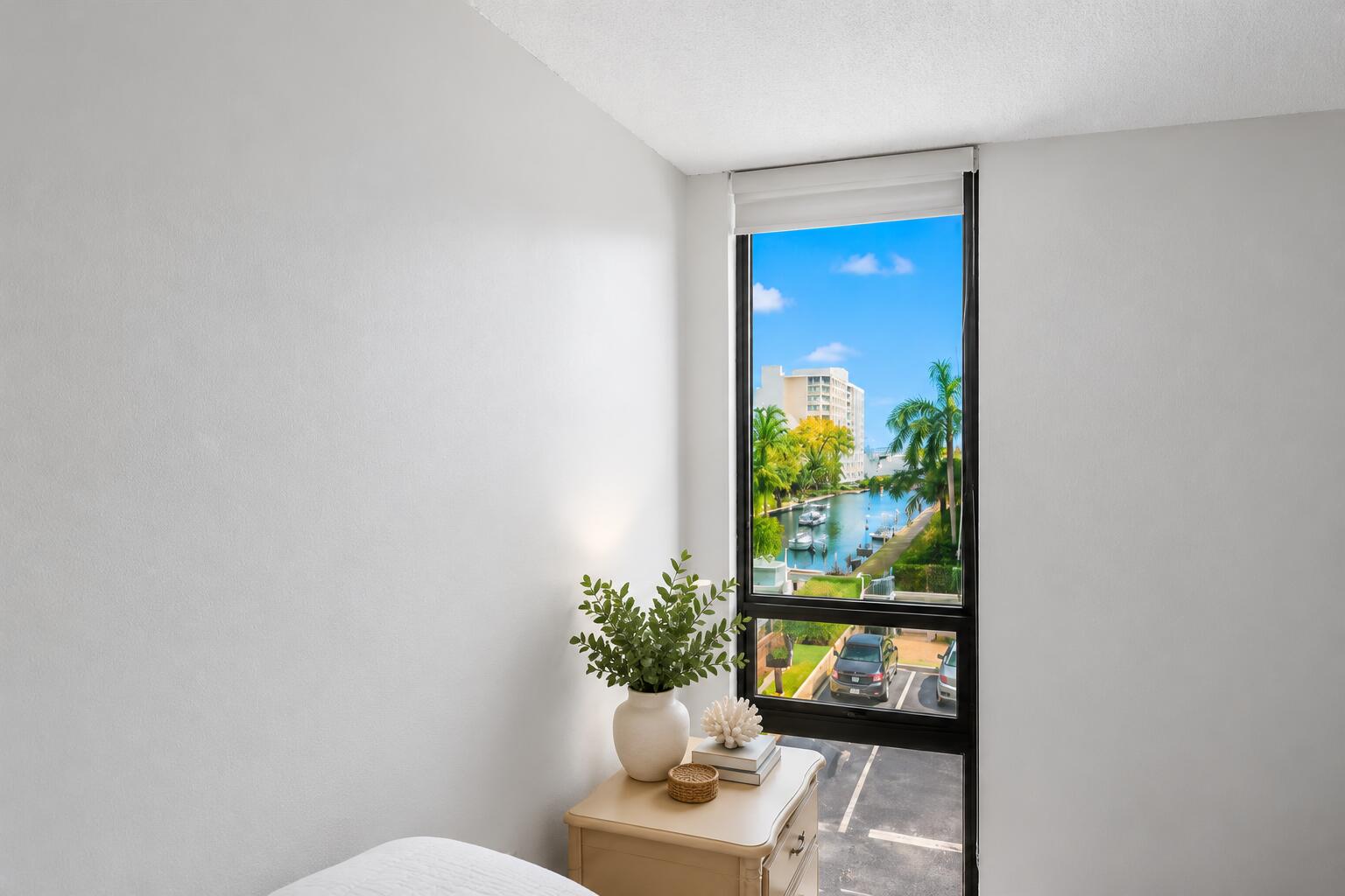 4800 BAYVIEW #306, Fort Lauderdale FL 33308