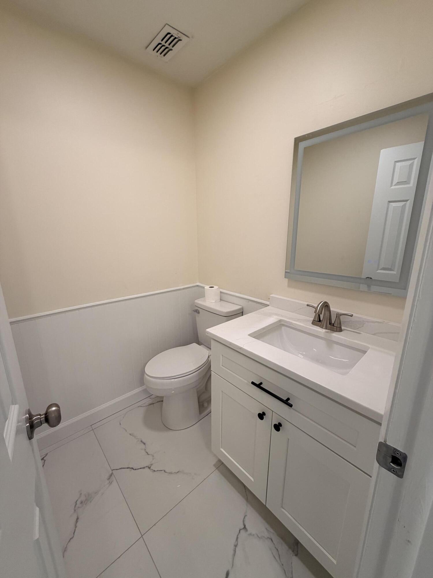 7009 NW 49th #1, Lauderhill FL 33319