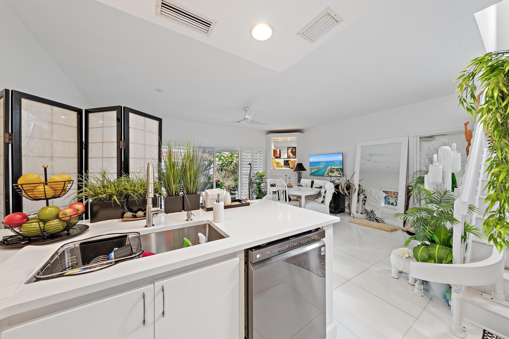 79 TALL OAKS, Tequesta FL 33469