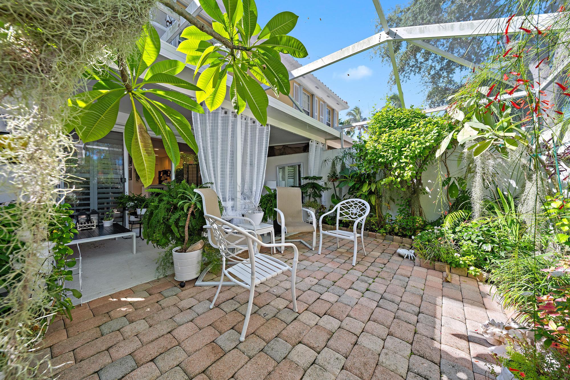 79 TALL OAKS, Tequesta FL 33469