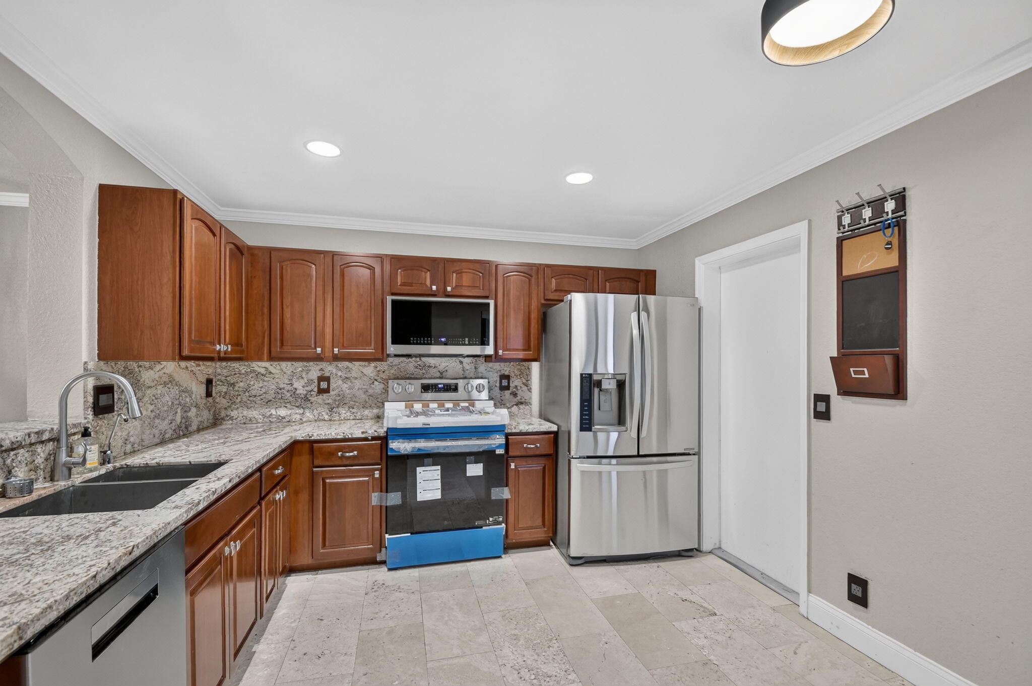 6143 Whalton, West Palm Beach FL 33411