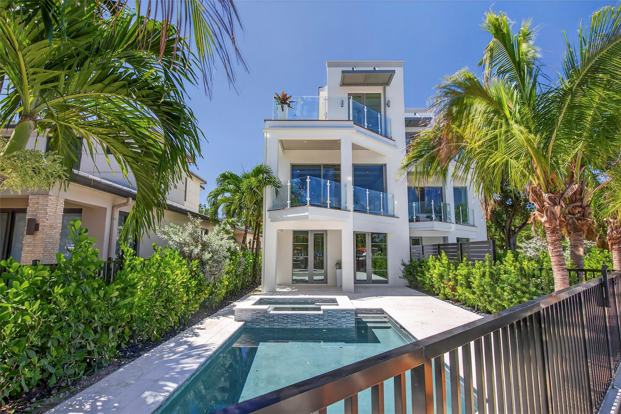 621 SW 5, Fort Lauderdale FL 33315