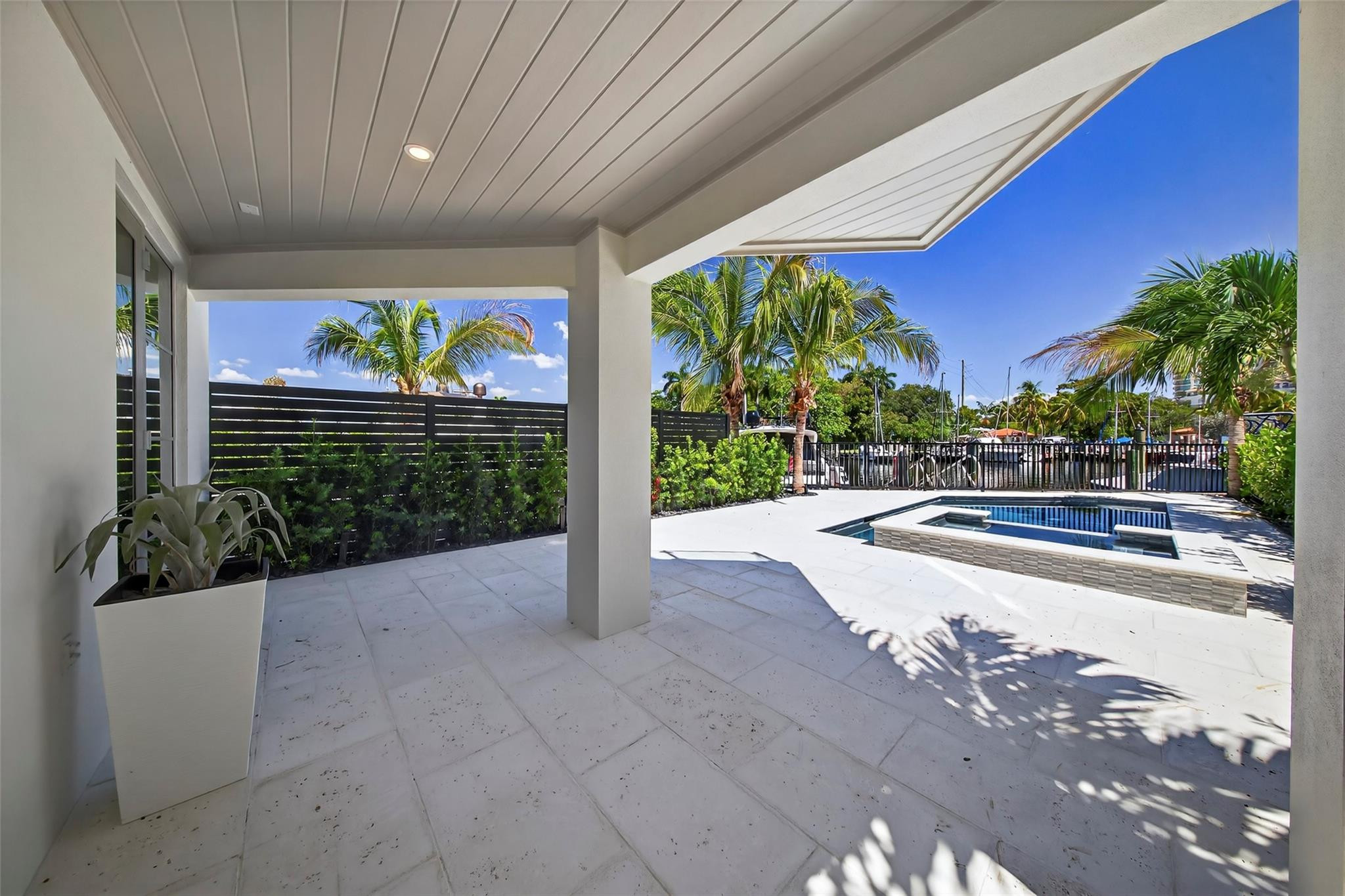 621 SW 5, Fort Lauderdale FL 33315