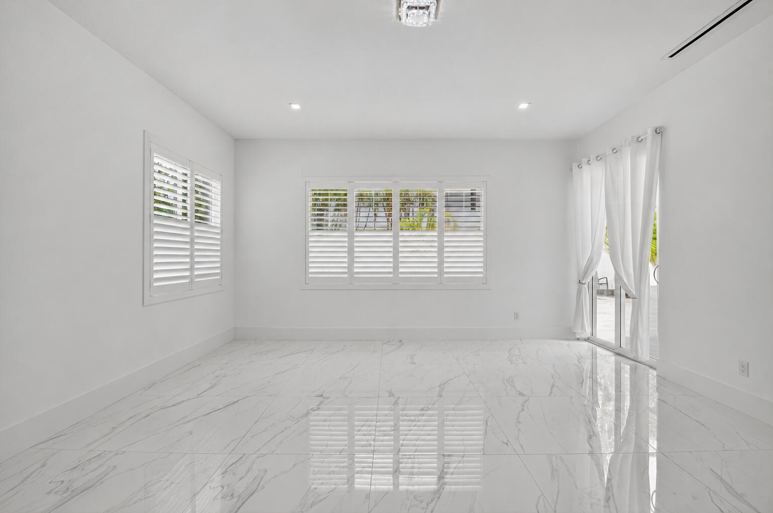 711 NE 6th, Boca Raton FL 33432