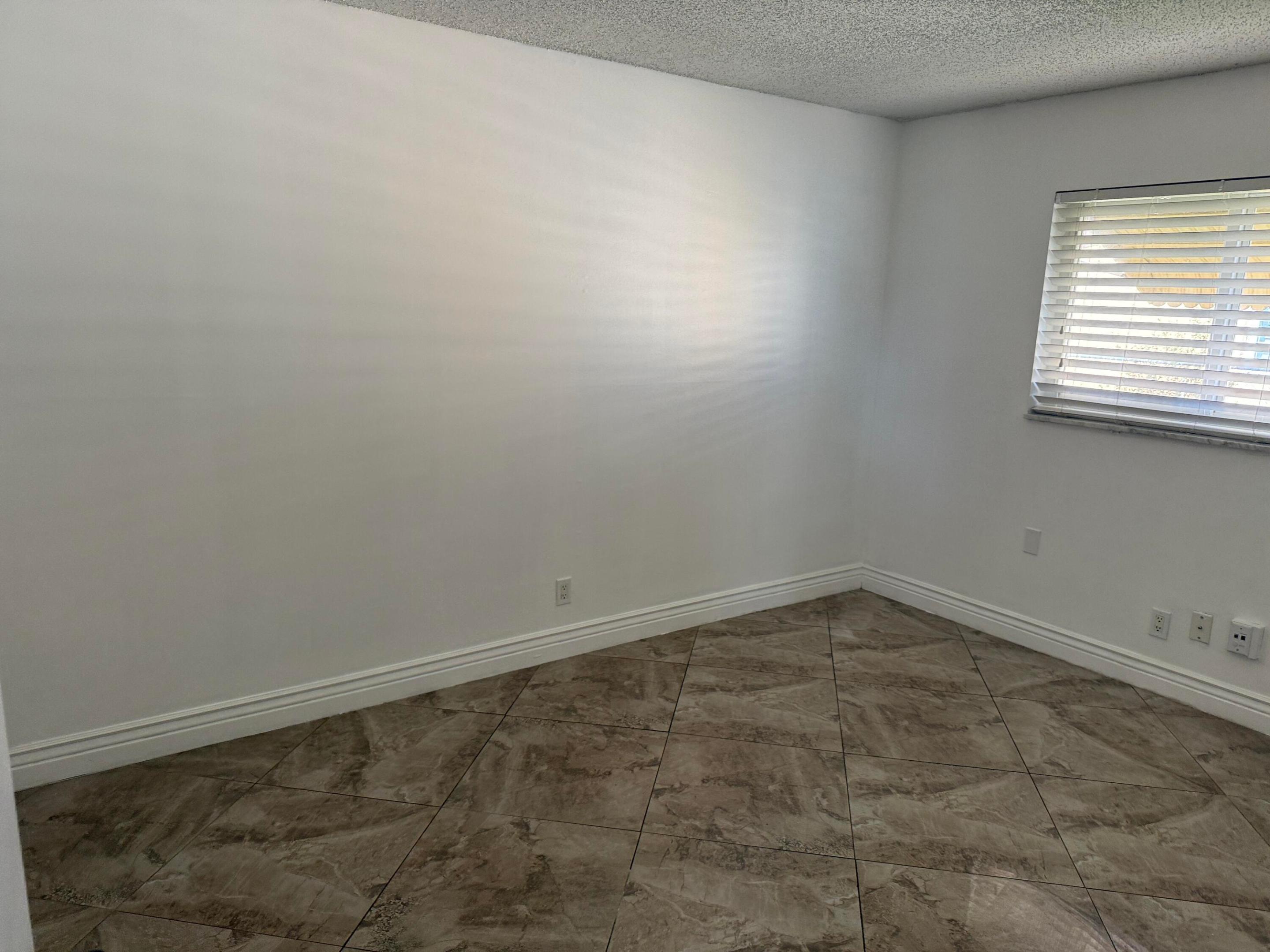 6957 NW 9TH, Margate FL 33063