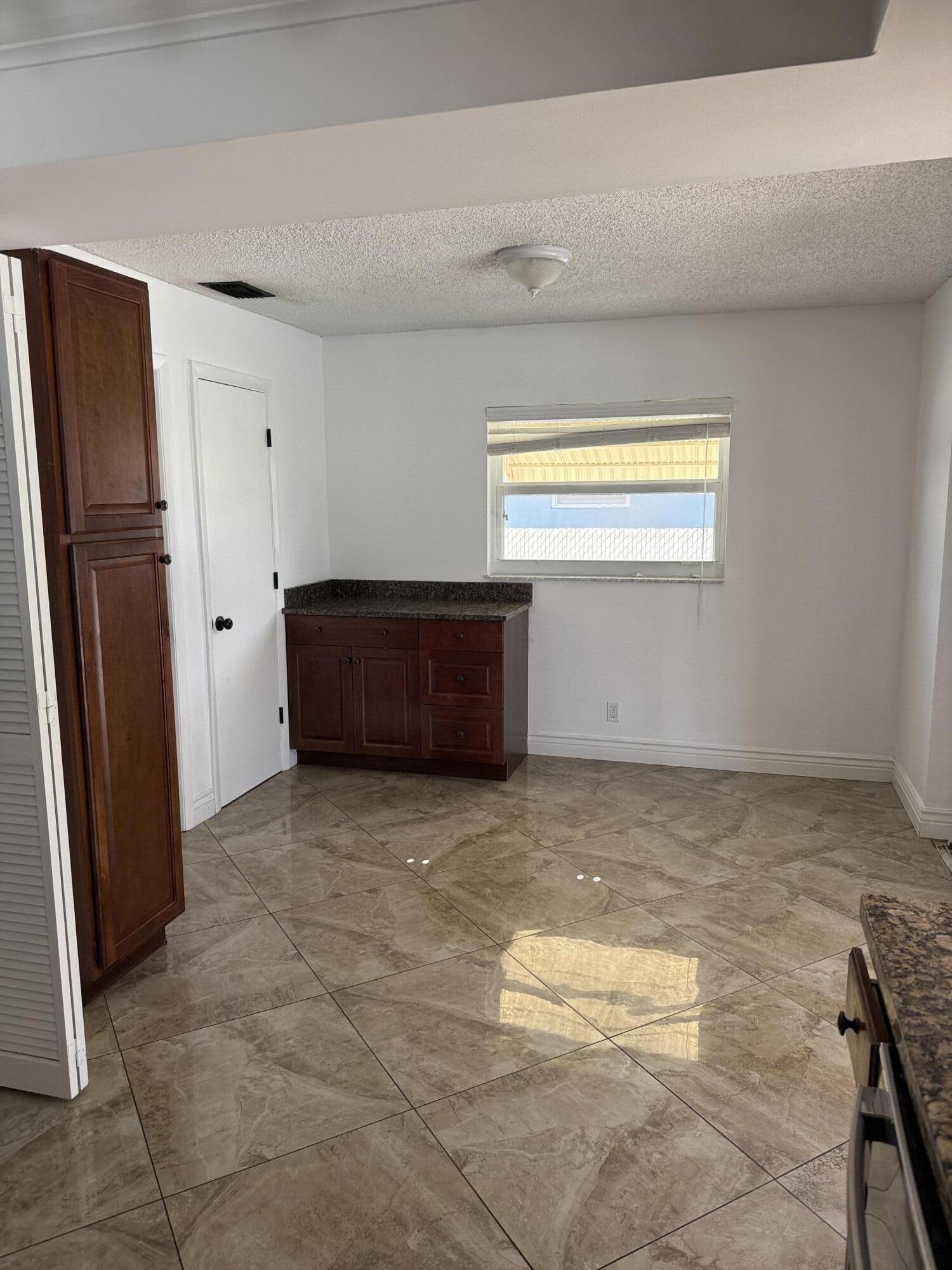 6957 NW 9TH, Margate FL 33063