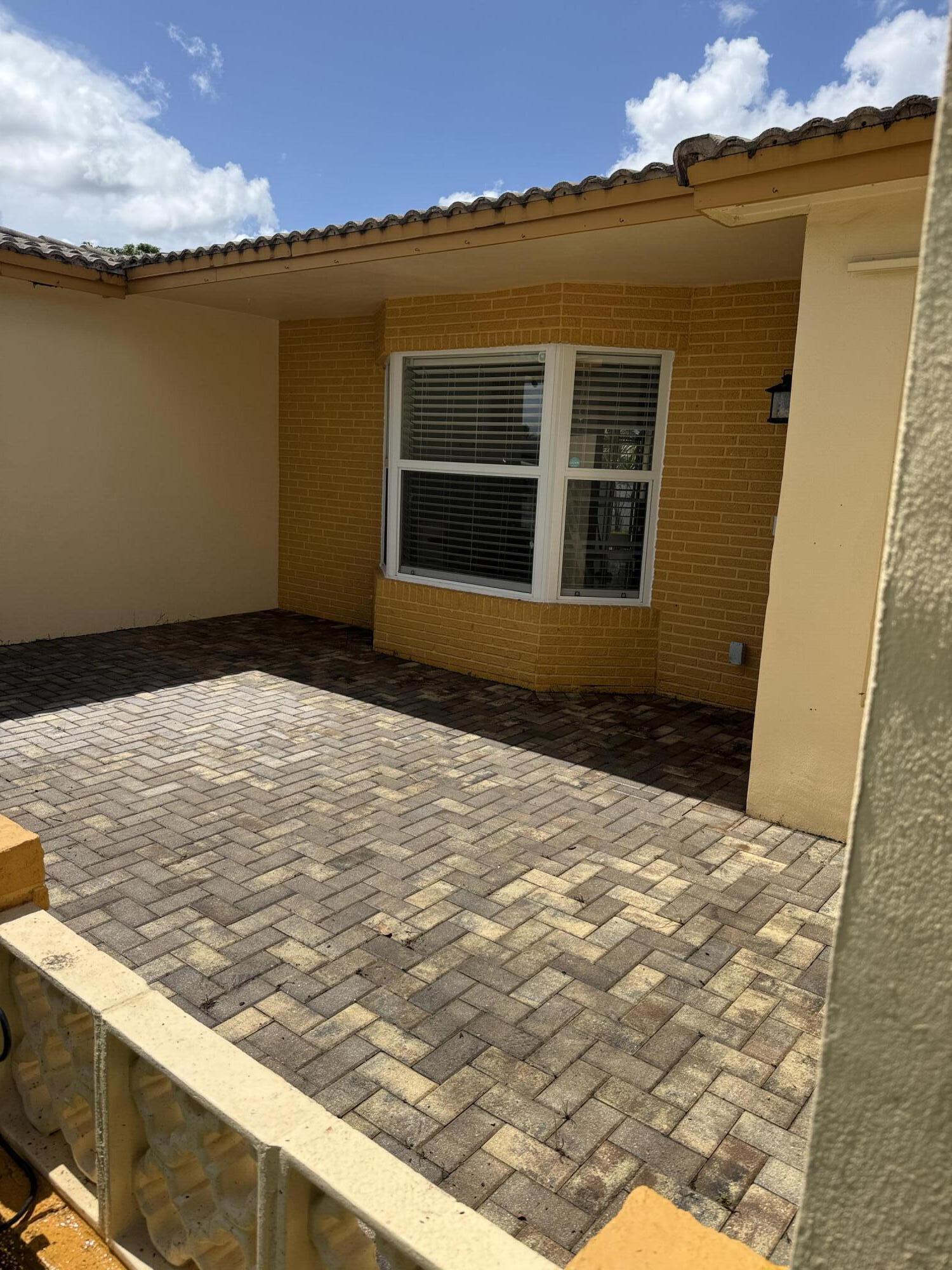 6957 NW 9TH, Margate FL 33063