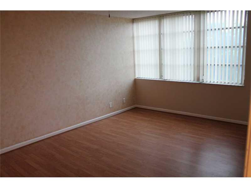 6901 ENVIRON #4F, Lauderhill FL 33319