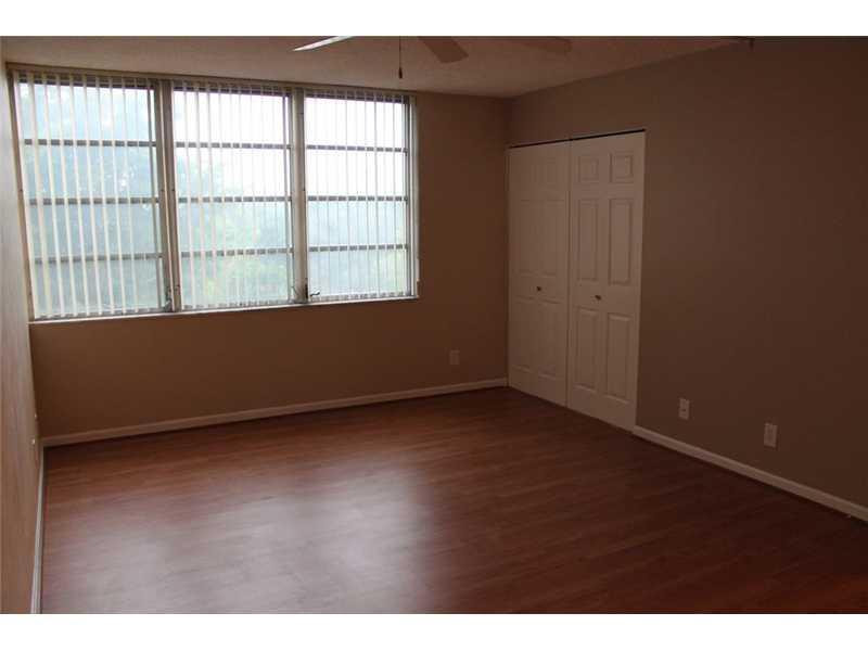 6901 ENVIRON #4F, Lauderhill FL 33319