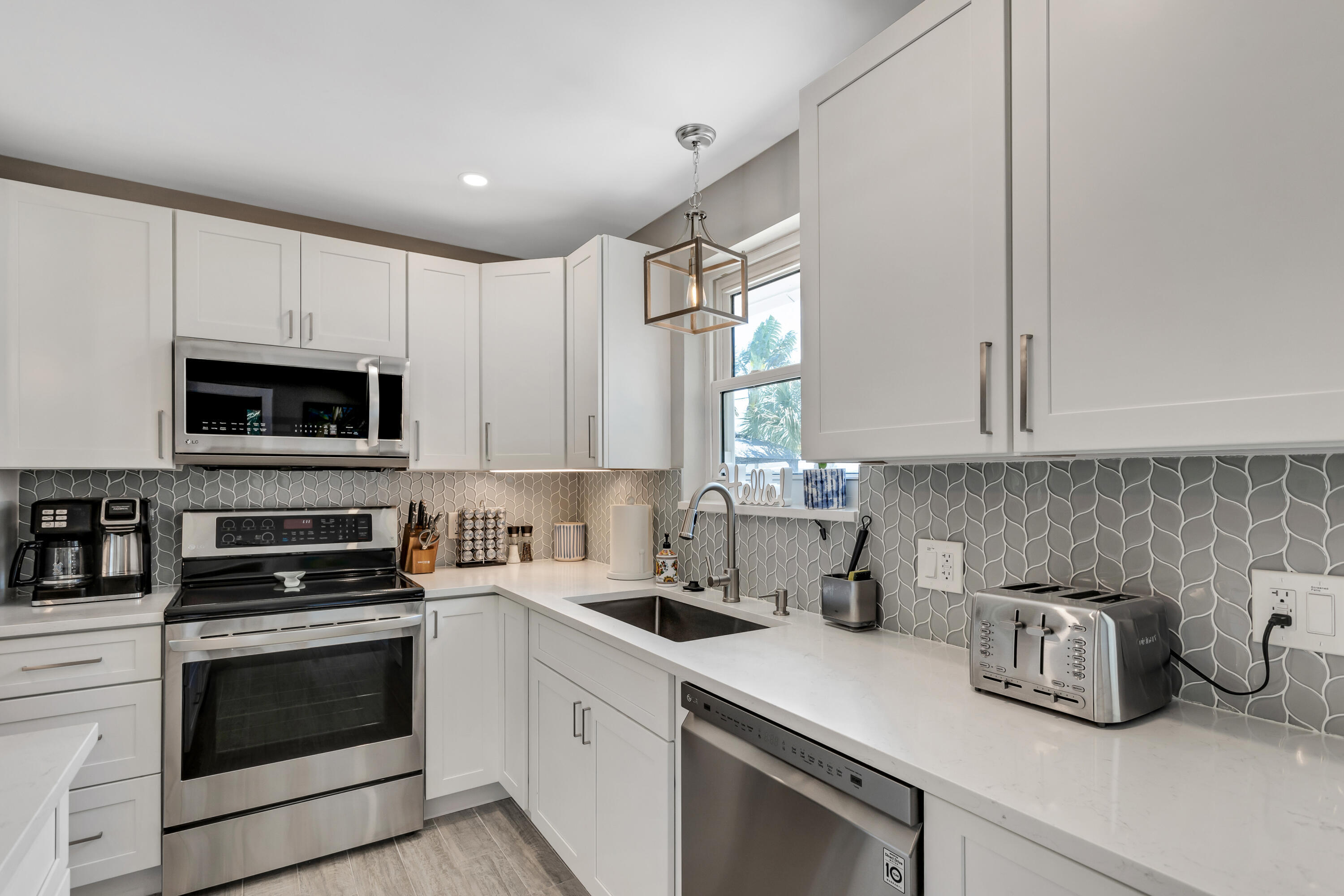 47 RIDGEWOOD, Tequesta FL 33469