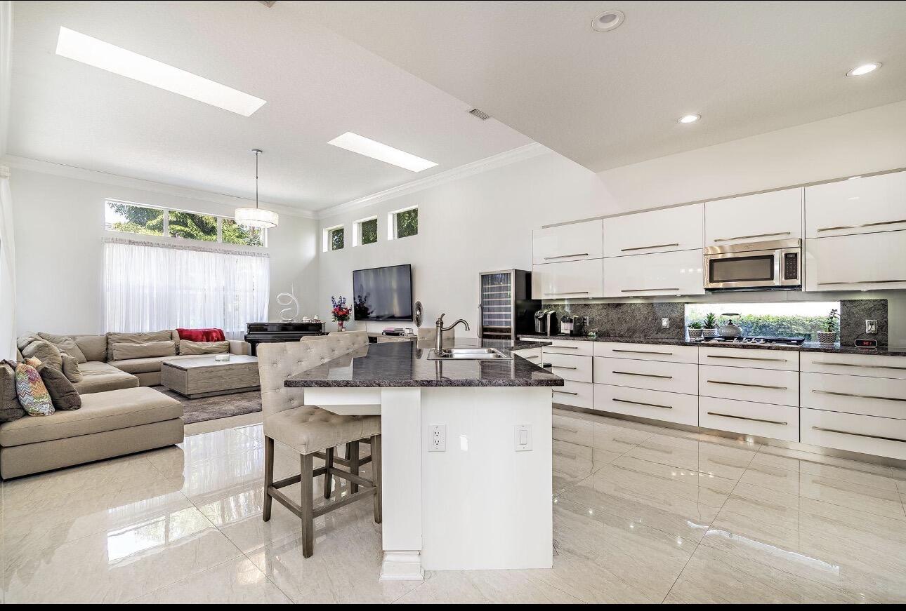 125 Pembroke #125, Palm Beach Gardens FL 33418