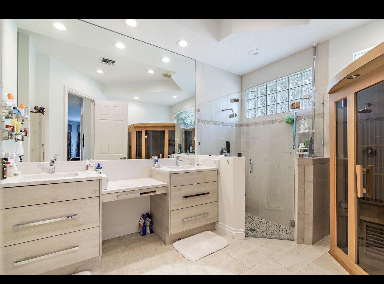 125 Pembroke #125, Palm Beach Gardens FL 33418