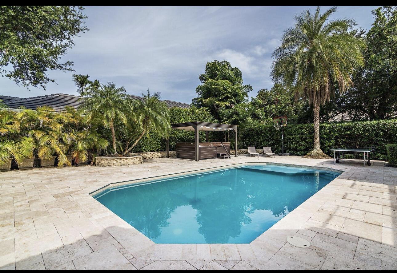 125 Pembroke #125, Palm Beach Gardens FL 33418