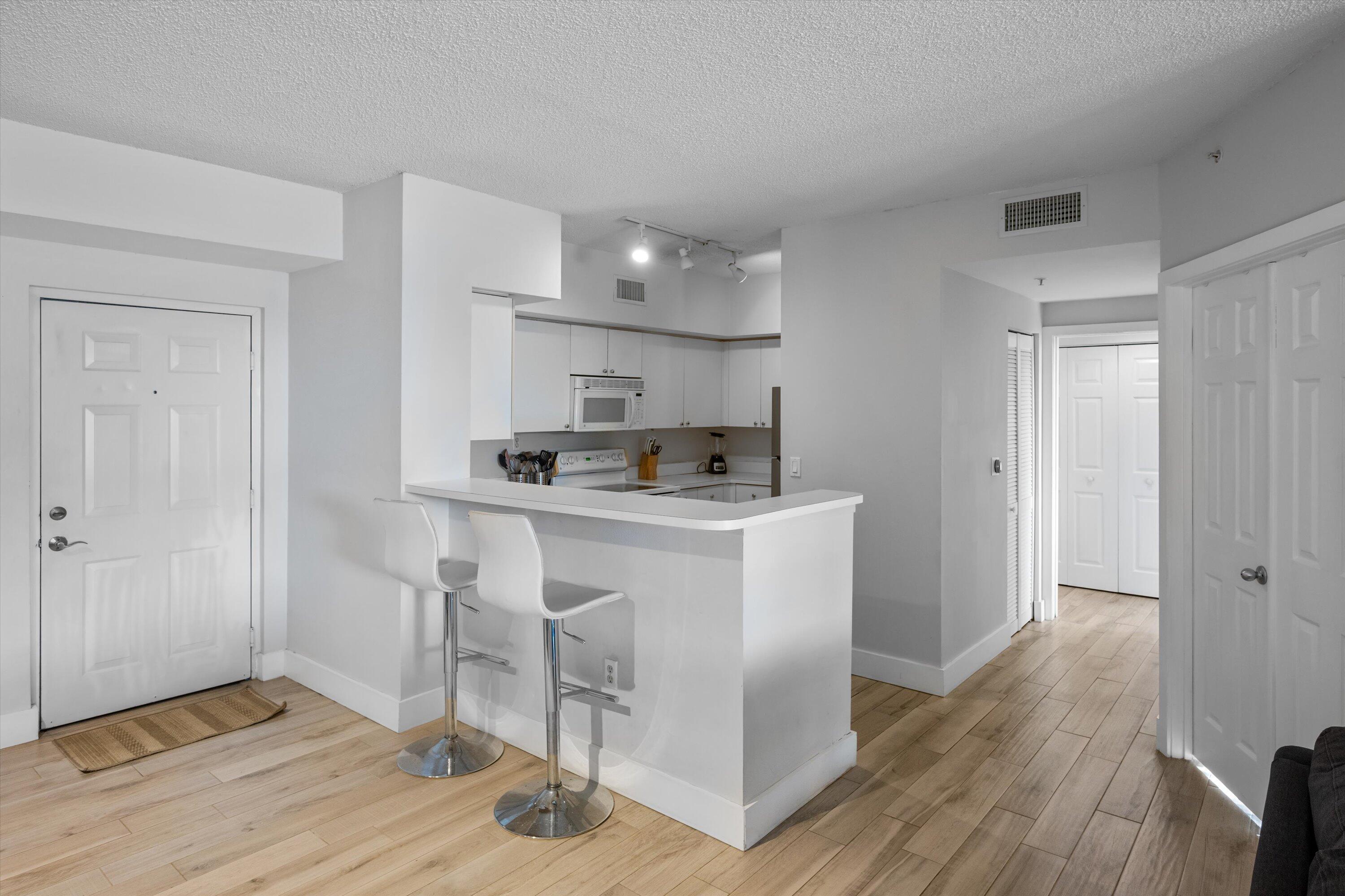 11730 SAINT ANDREWS #102, Wellington FL 33414