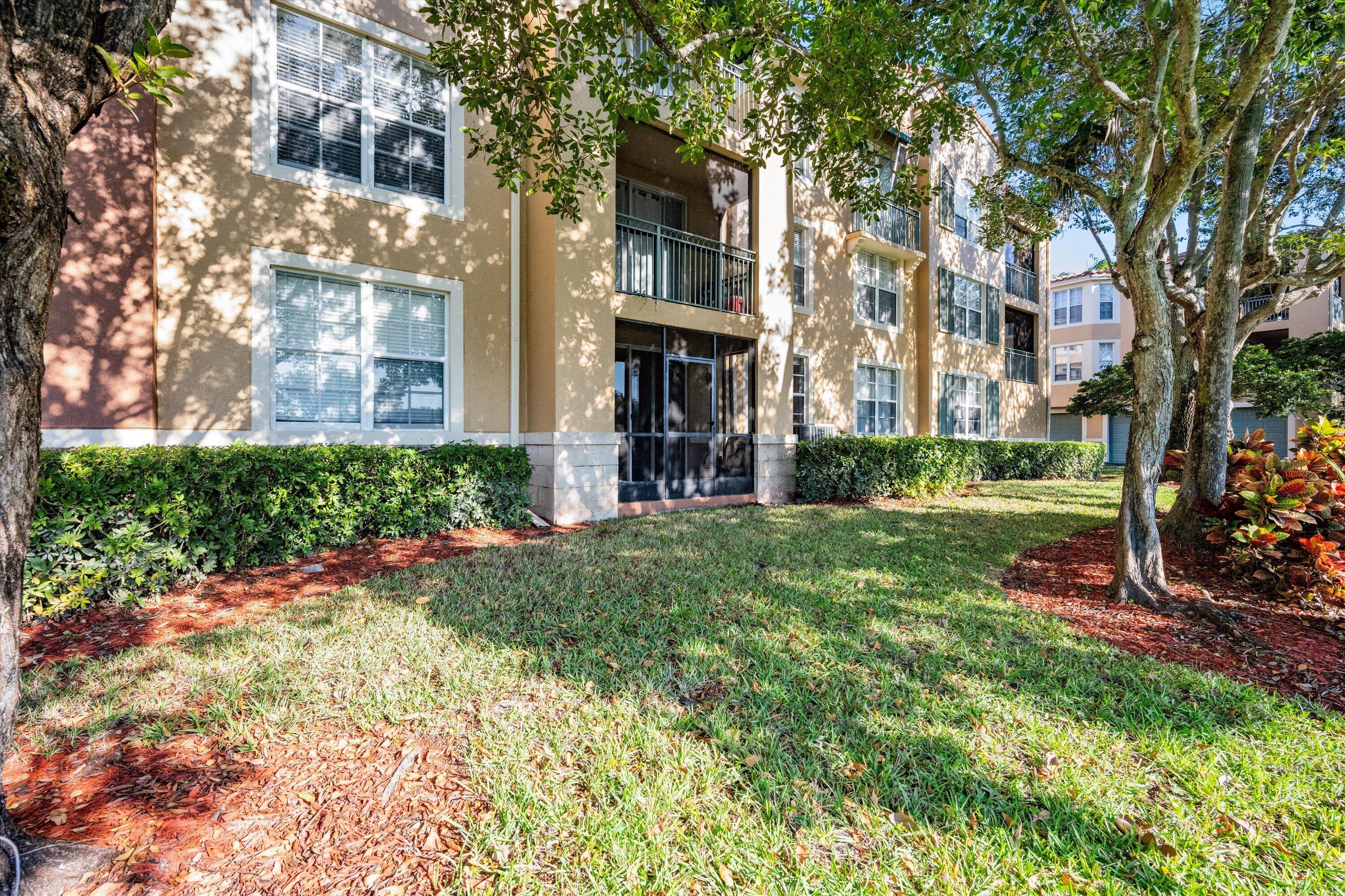 11730 SAINT ANDREWS #102, Wellington FL 33414