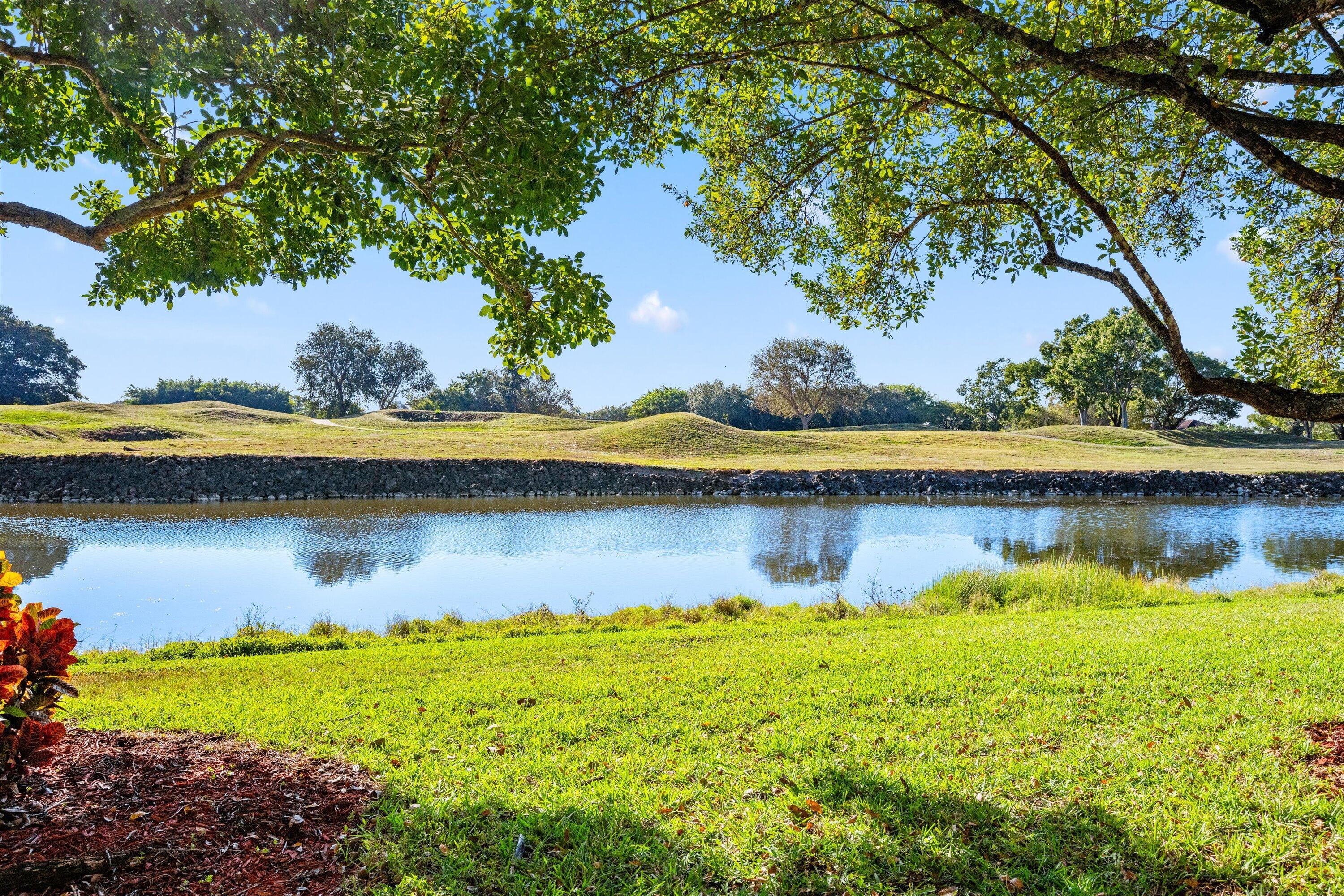 11730 SAINT ANDREWS #102, Wellington FL 33414