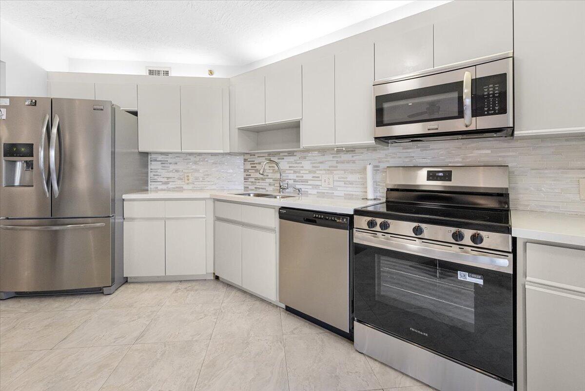 7507 LA PAZ #104, Boca Raton FL 33433