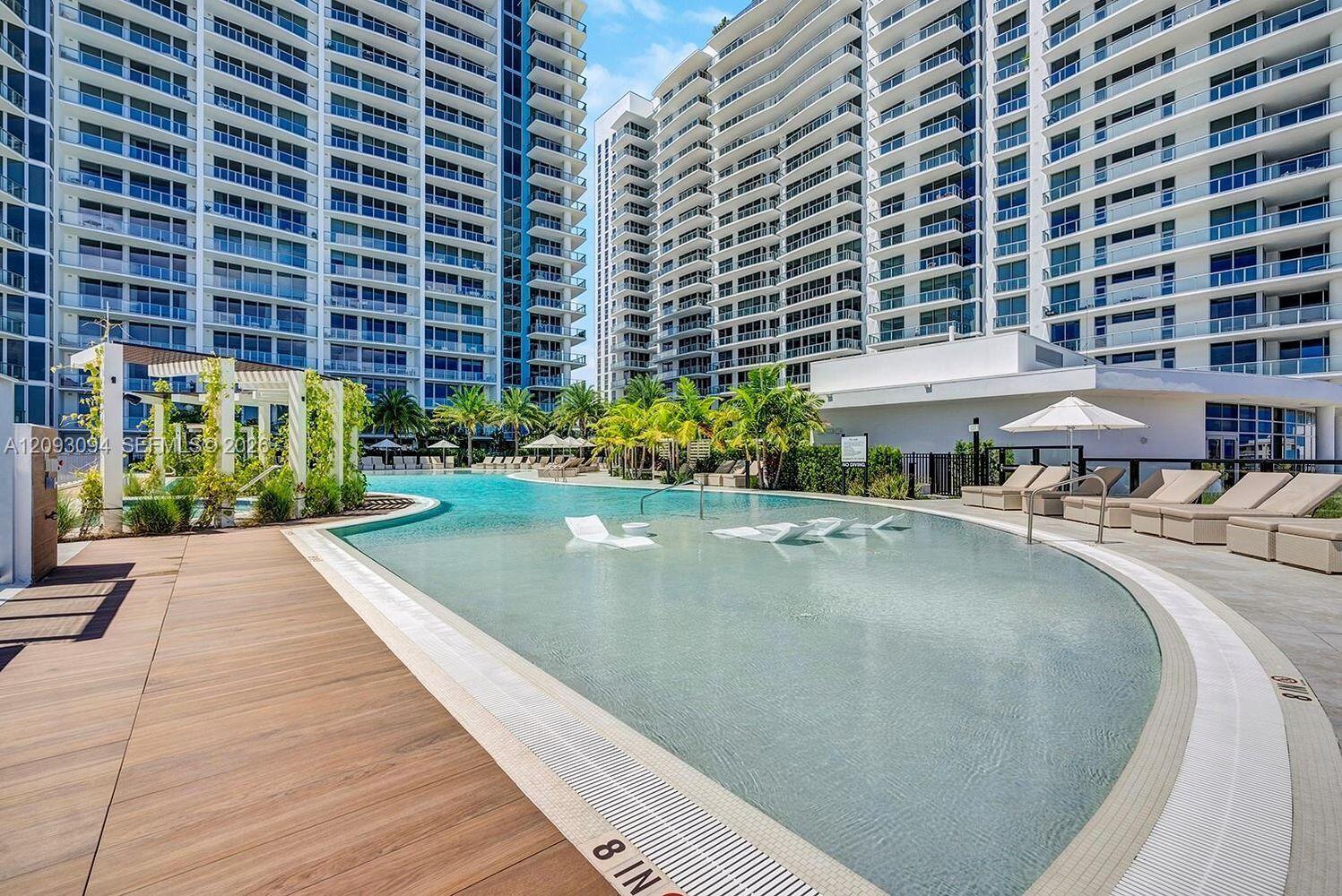 220 LAKE SHORE #1423, West Palm Beach FL 33403